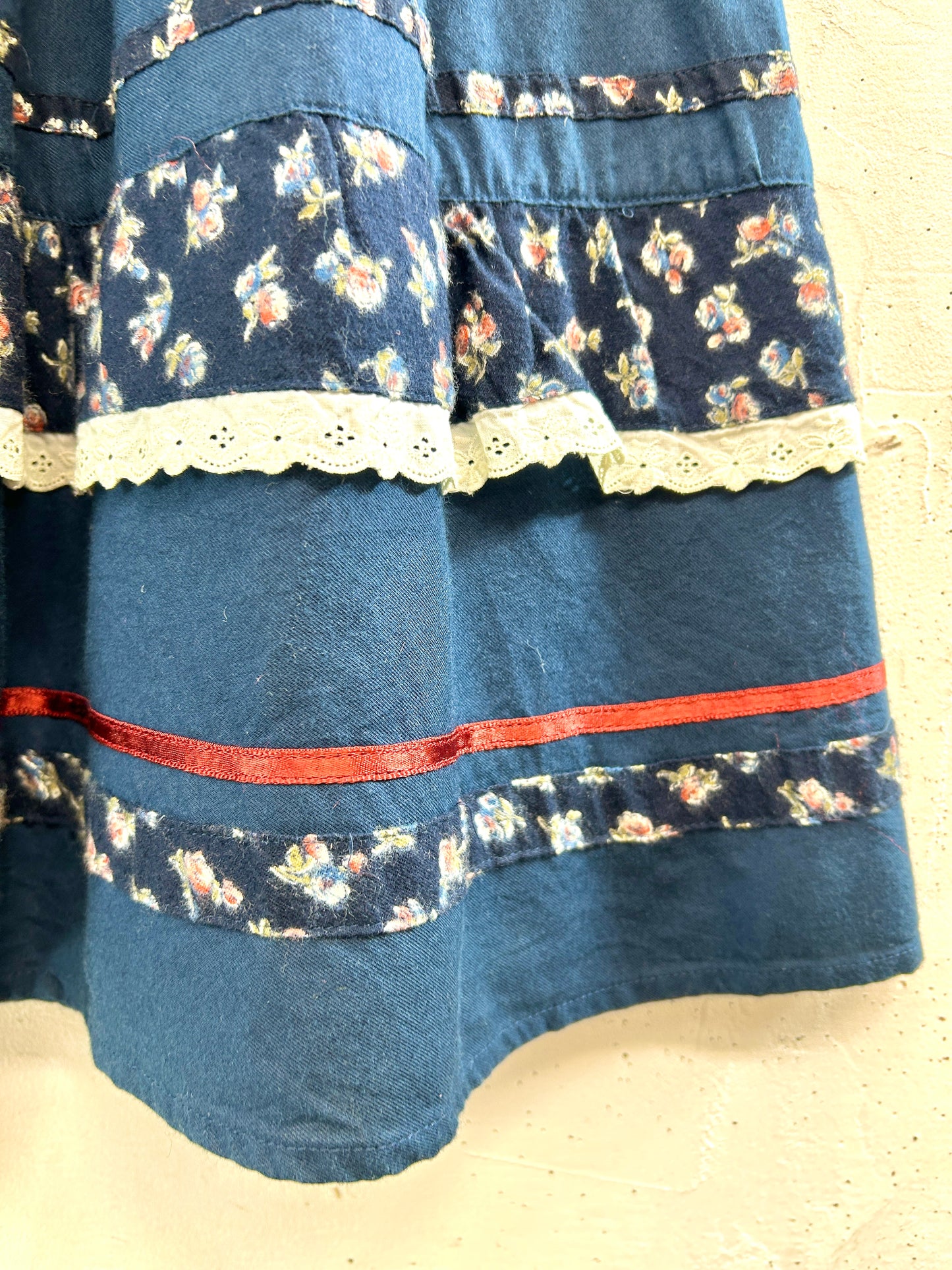Vintage  Flower  Lace Skirt [L30996]