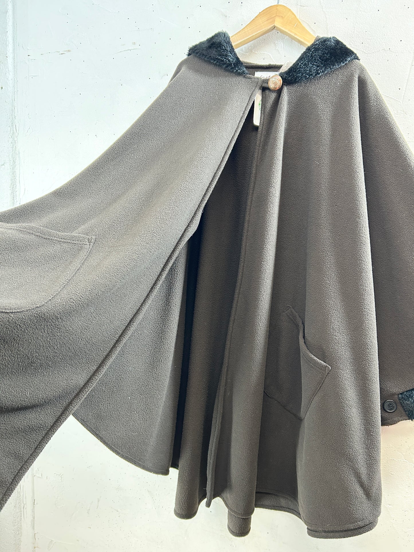 Vintage Poncho [K30743]