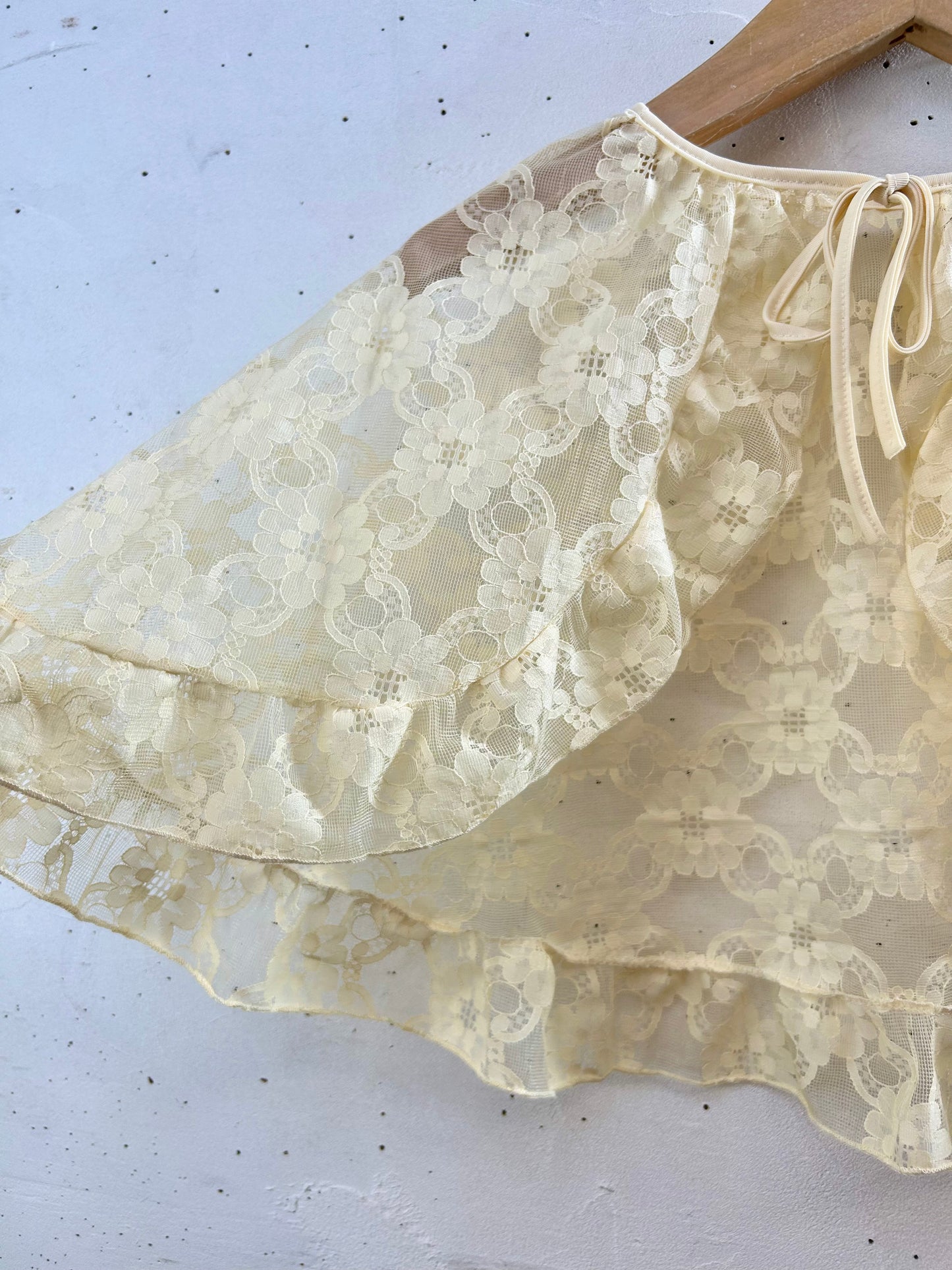Vintage Lace Short Cape [G30777]