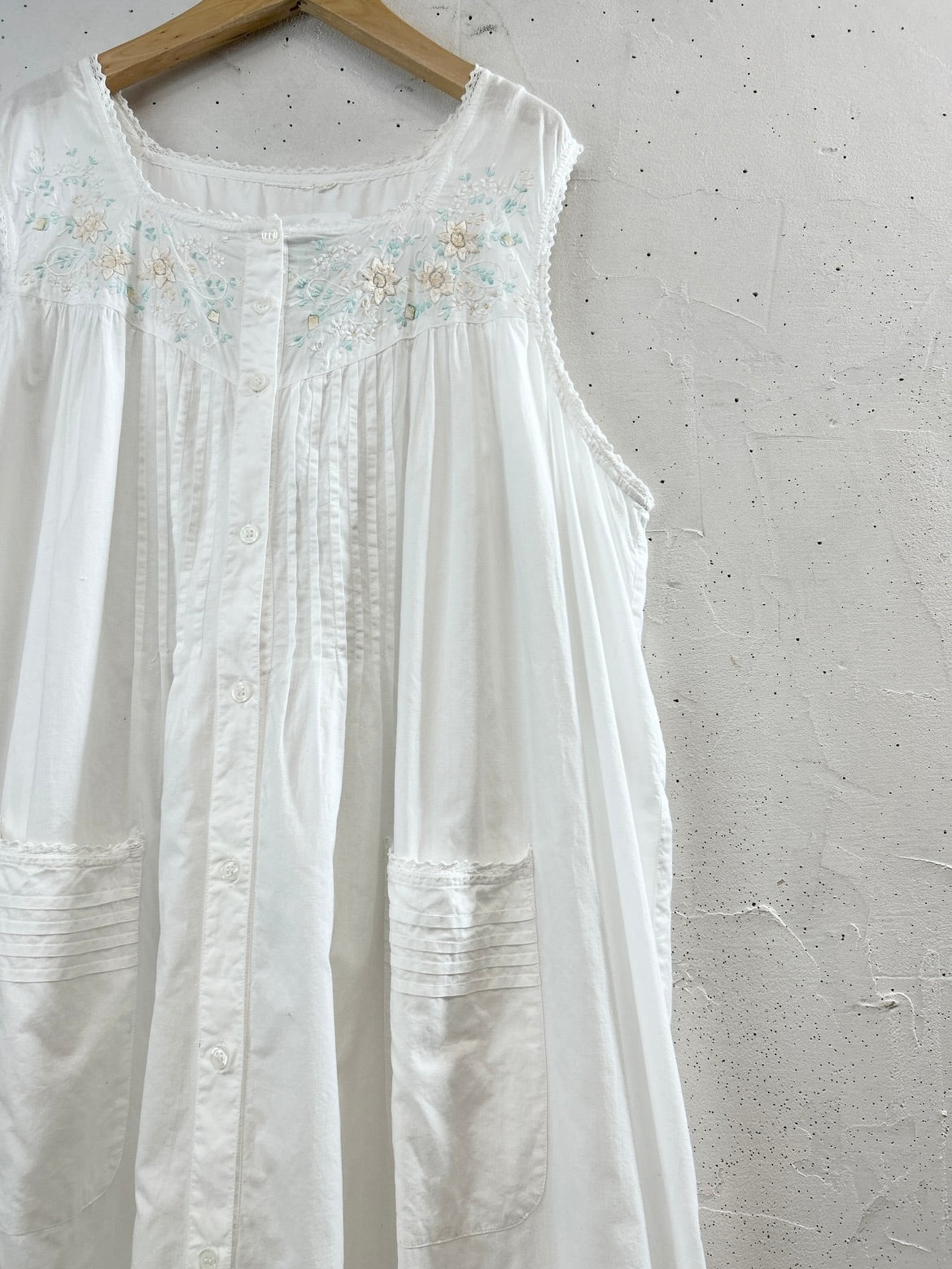 Vintage White Dress [E32325]