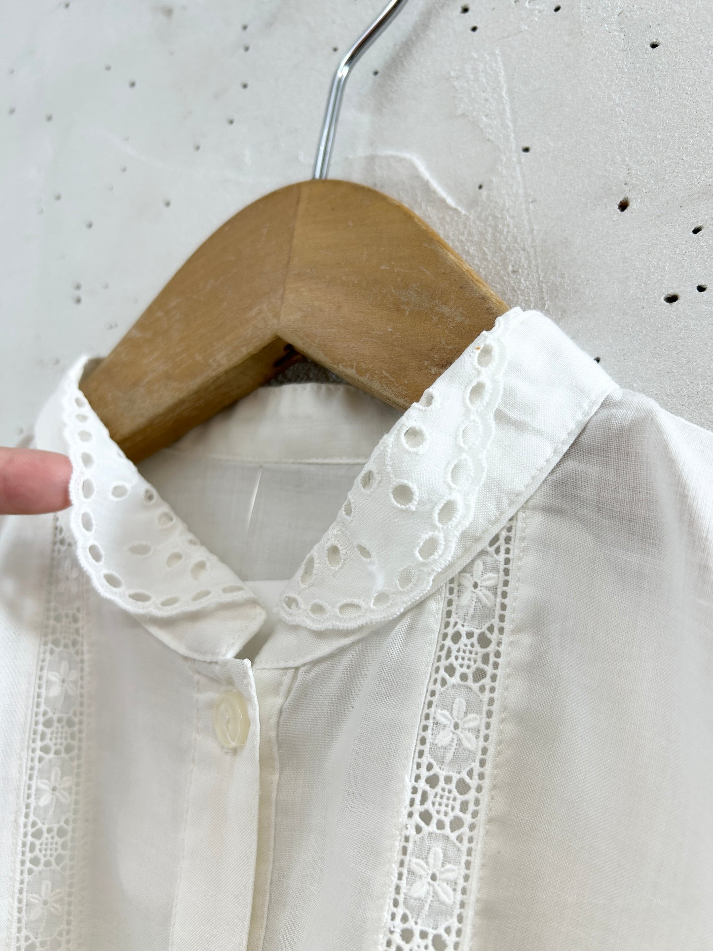 Vintage White Blouse [G32992]