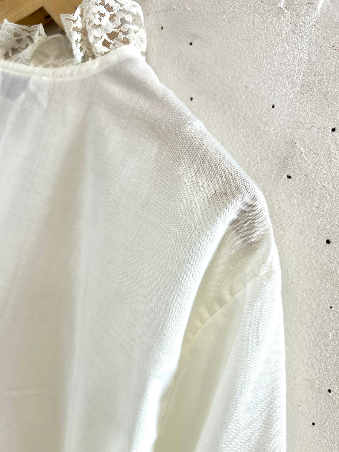 Vintage White Blouse [B31686]