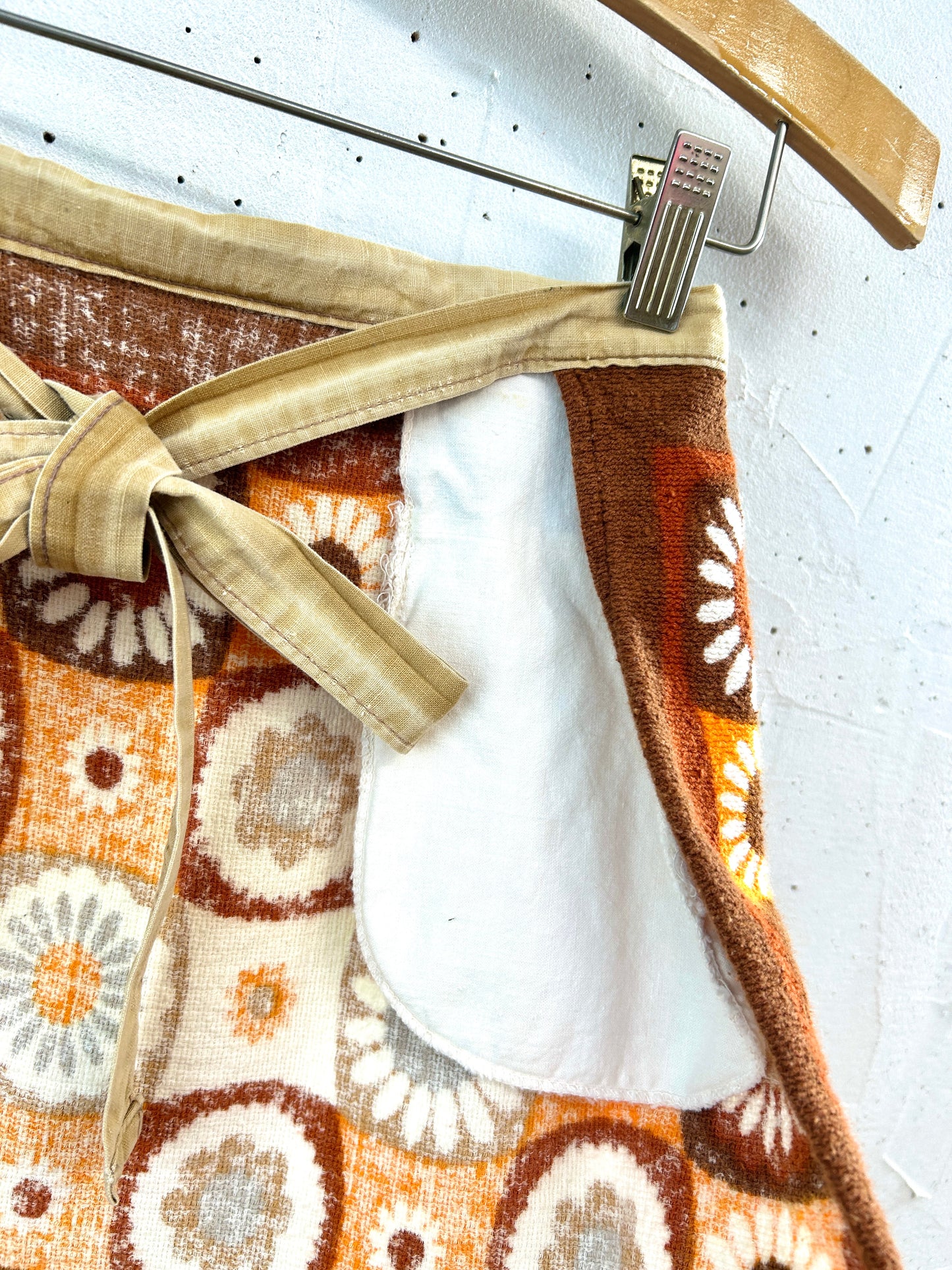 Vintage Apron [E32539]