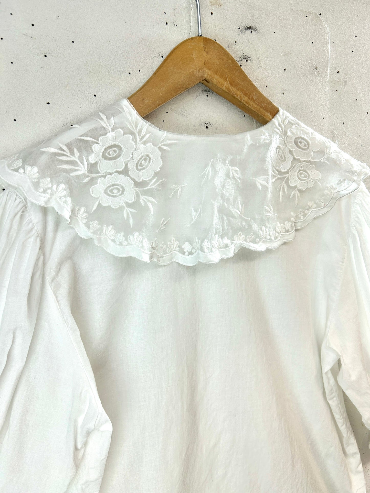 Vintage White Blouse [H33641]