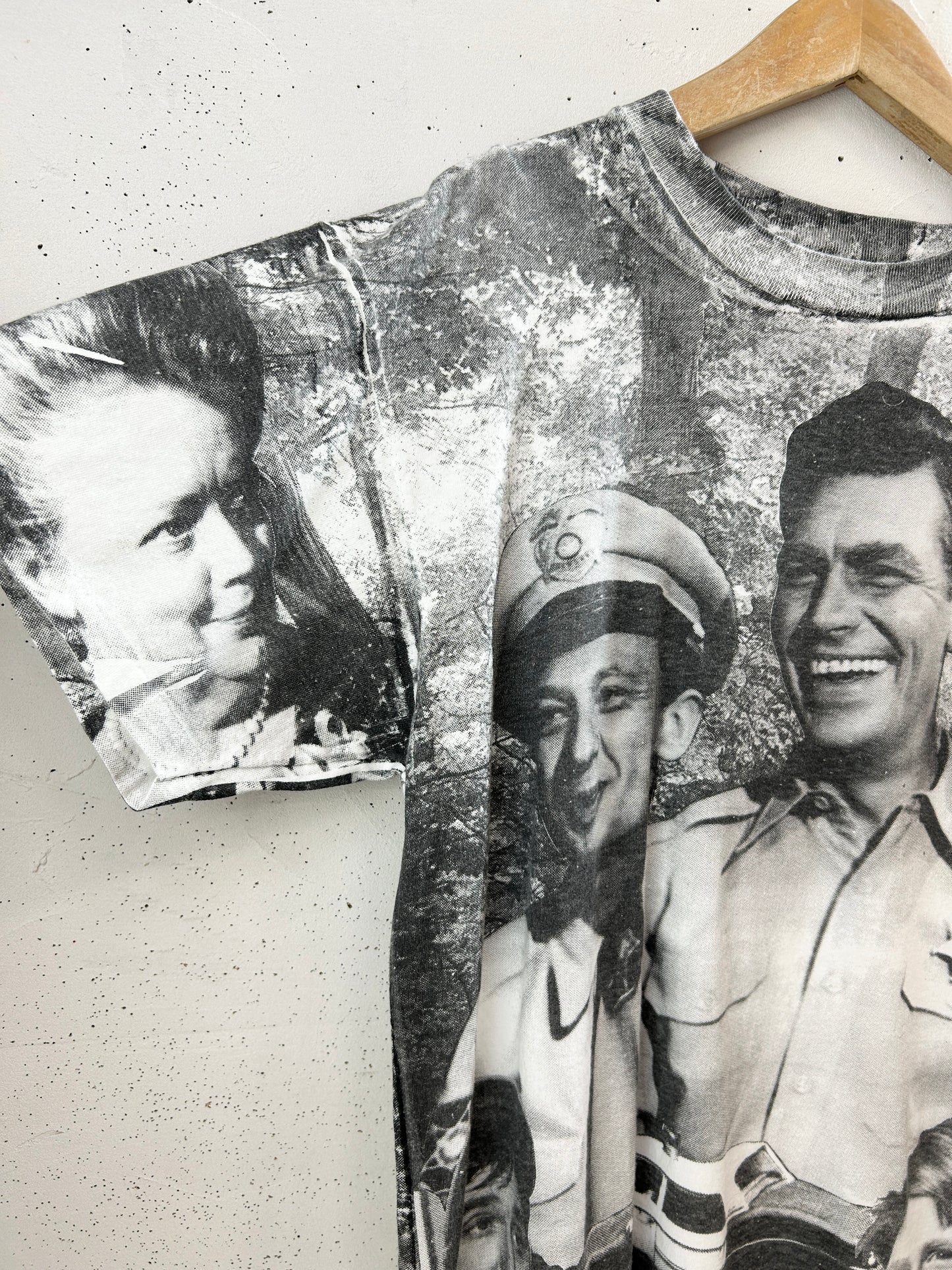 '90s Vintage T-Shirt [G32986]