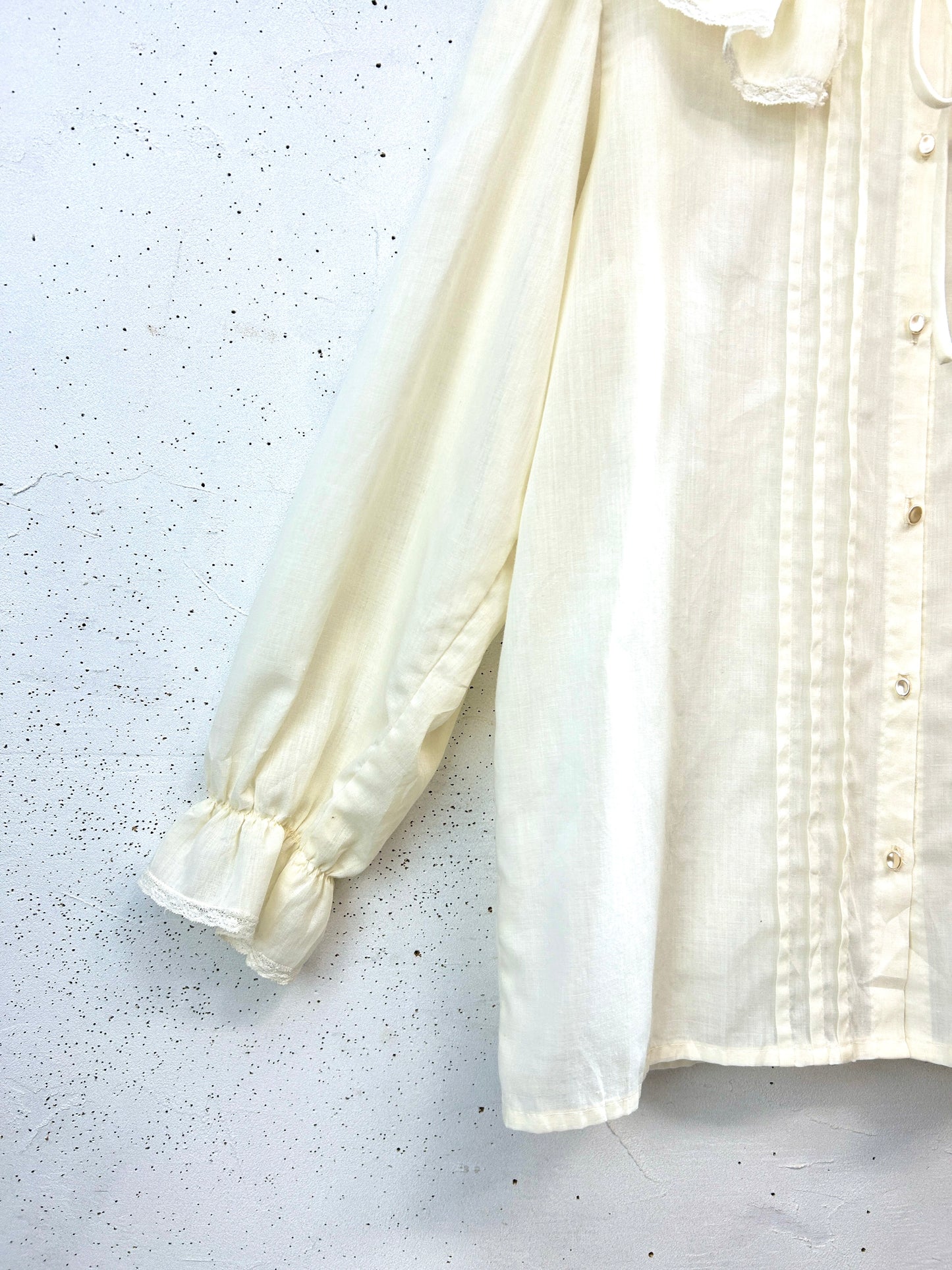 Vintage White Blouse [E32485]