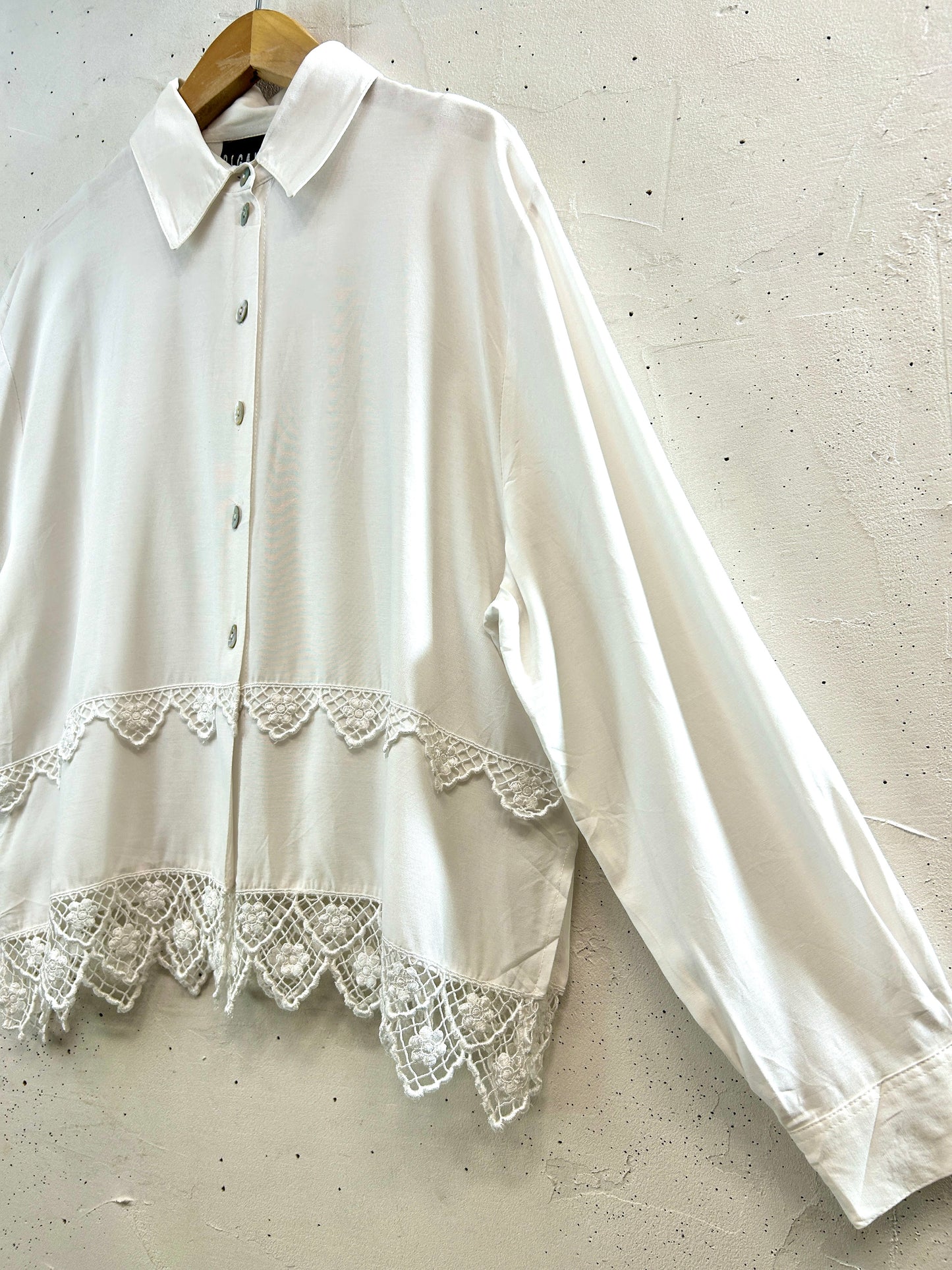 Vintage White Shirt  [L31023]