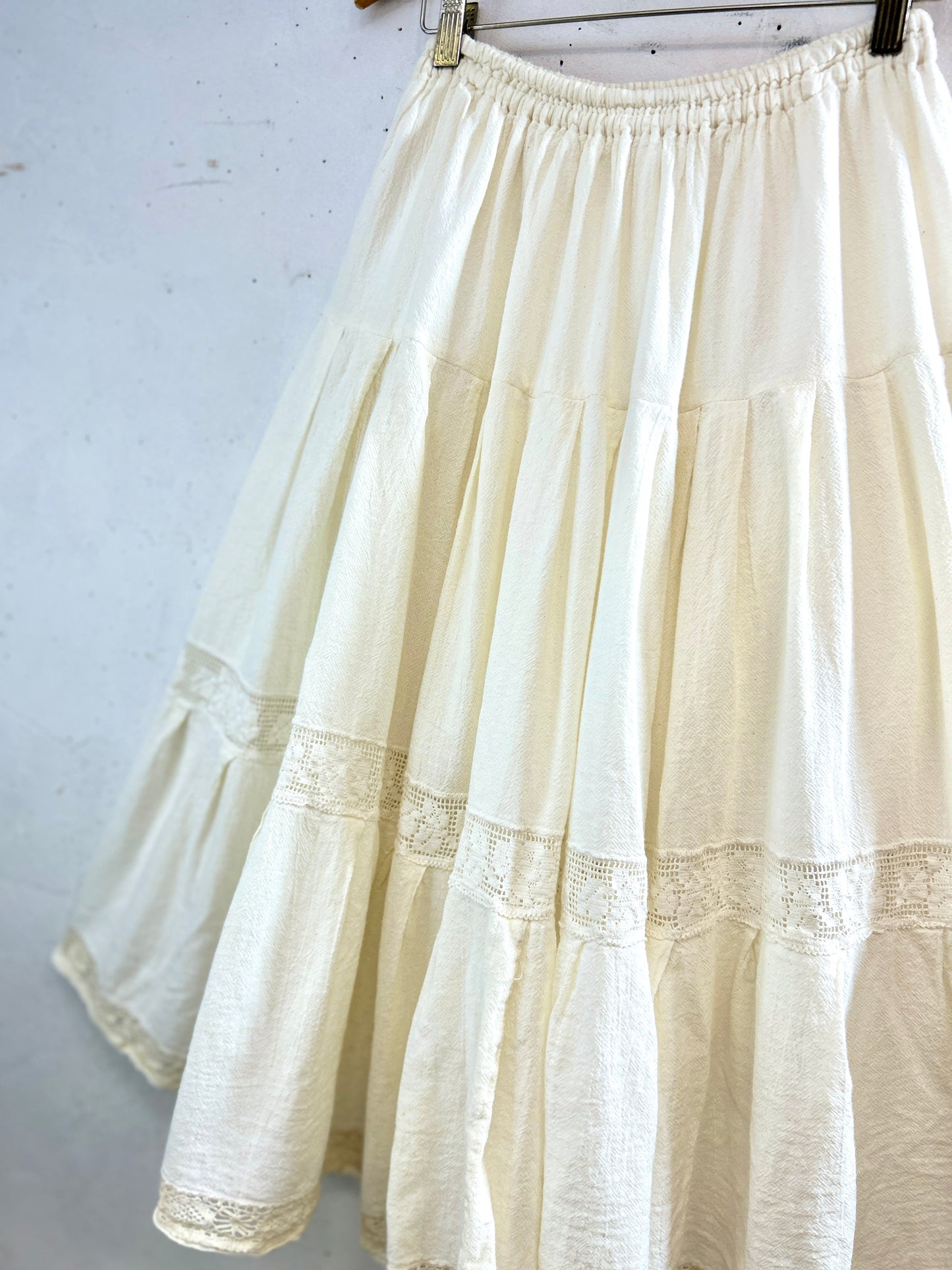 Vintage White Skirt [B31682]