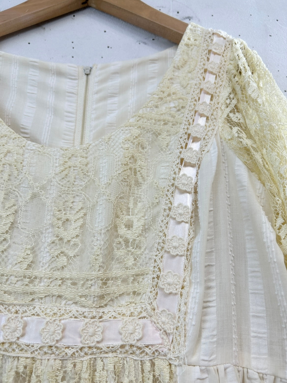 Vintage Lace Dress [E32305]