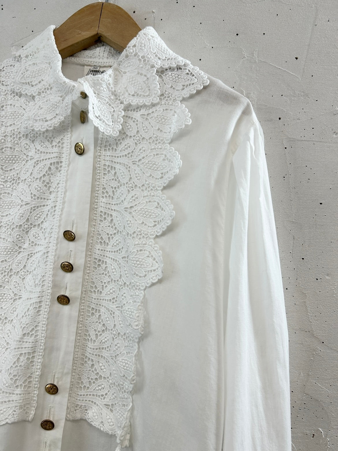 Vintage White Blouse [D32121]