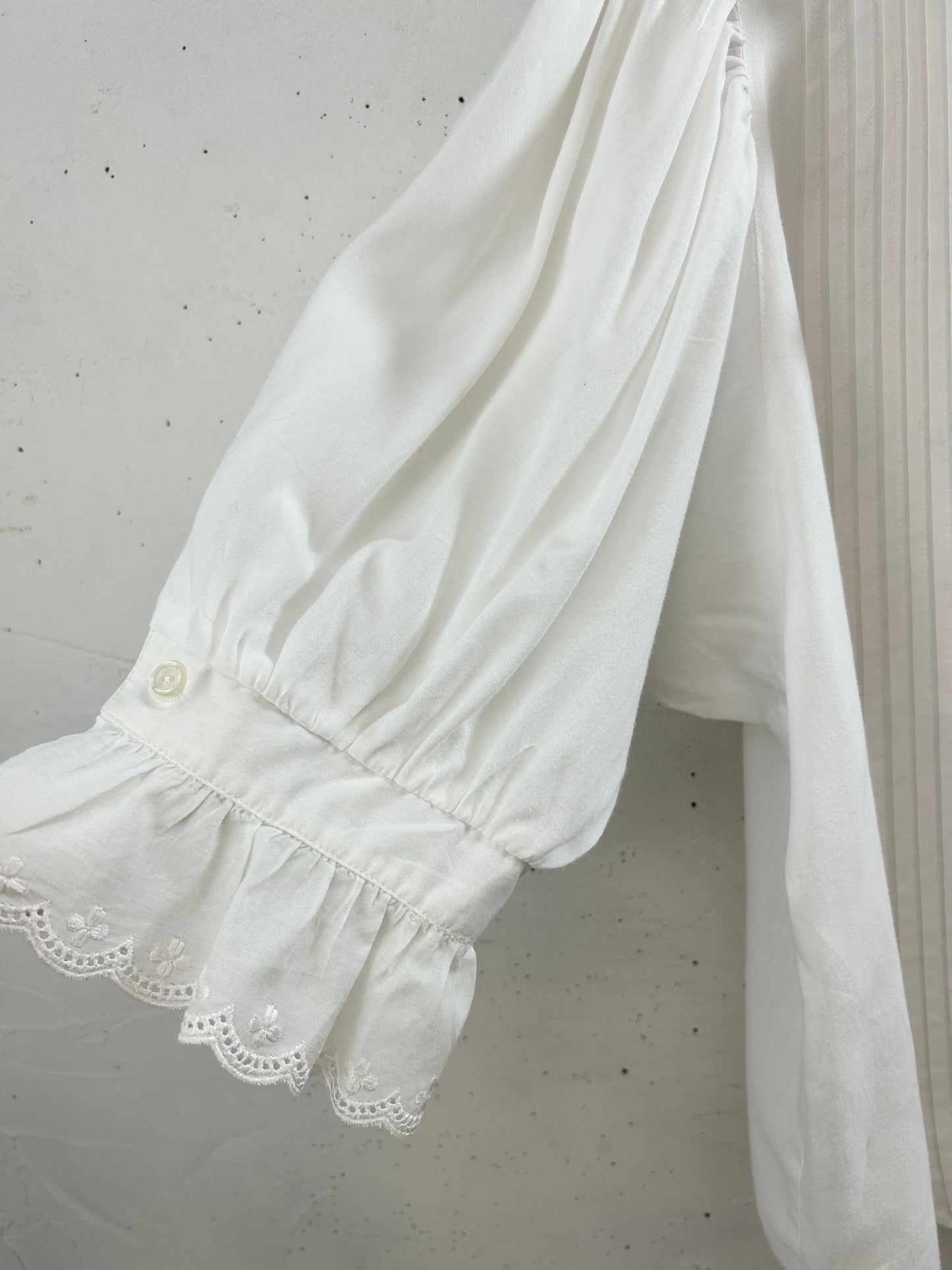 Vintage White Blouse [H30786]