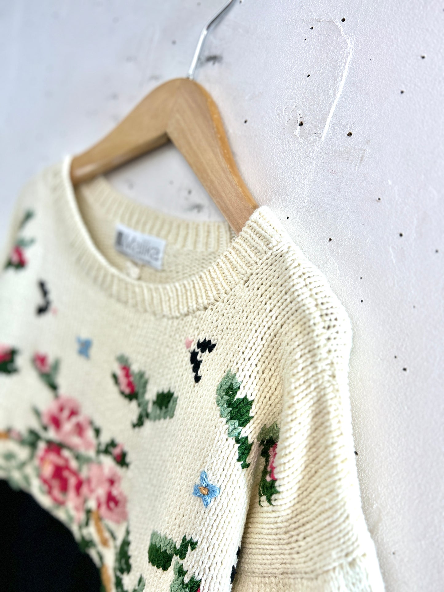 Vintage Sweater Designed in Australia  [A31222]