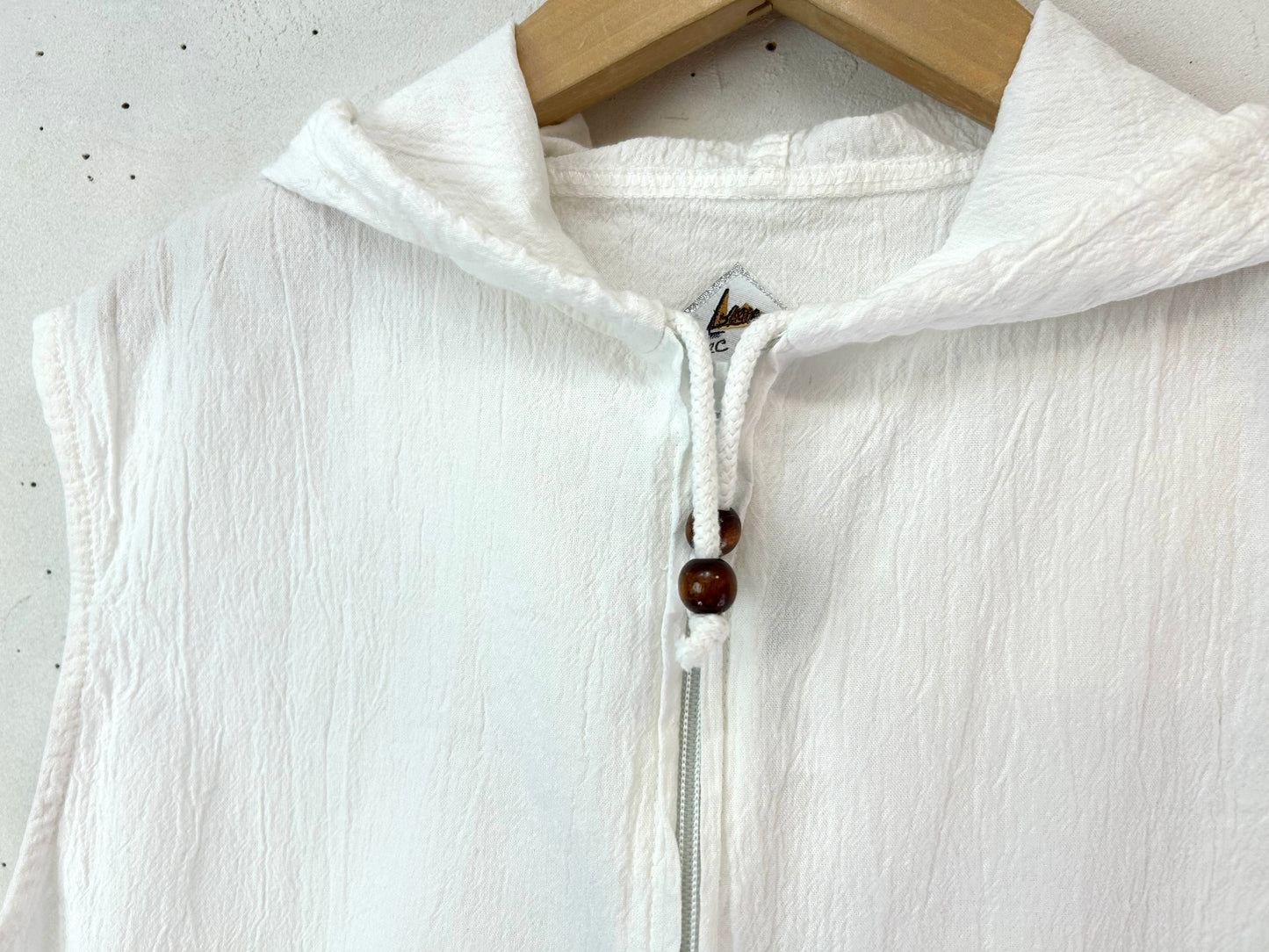 Vintage White Hood Vest [D29996]