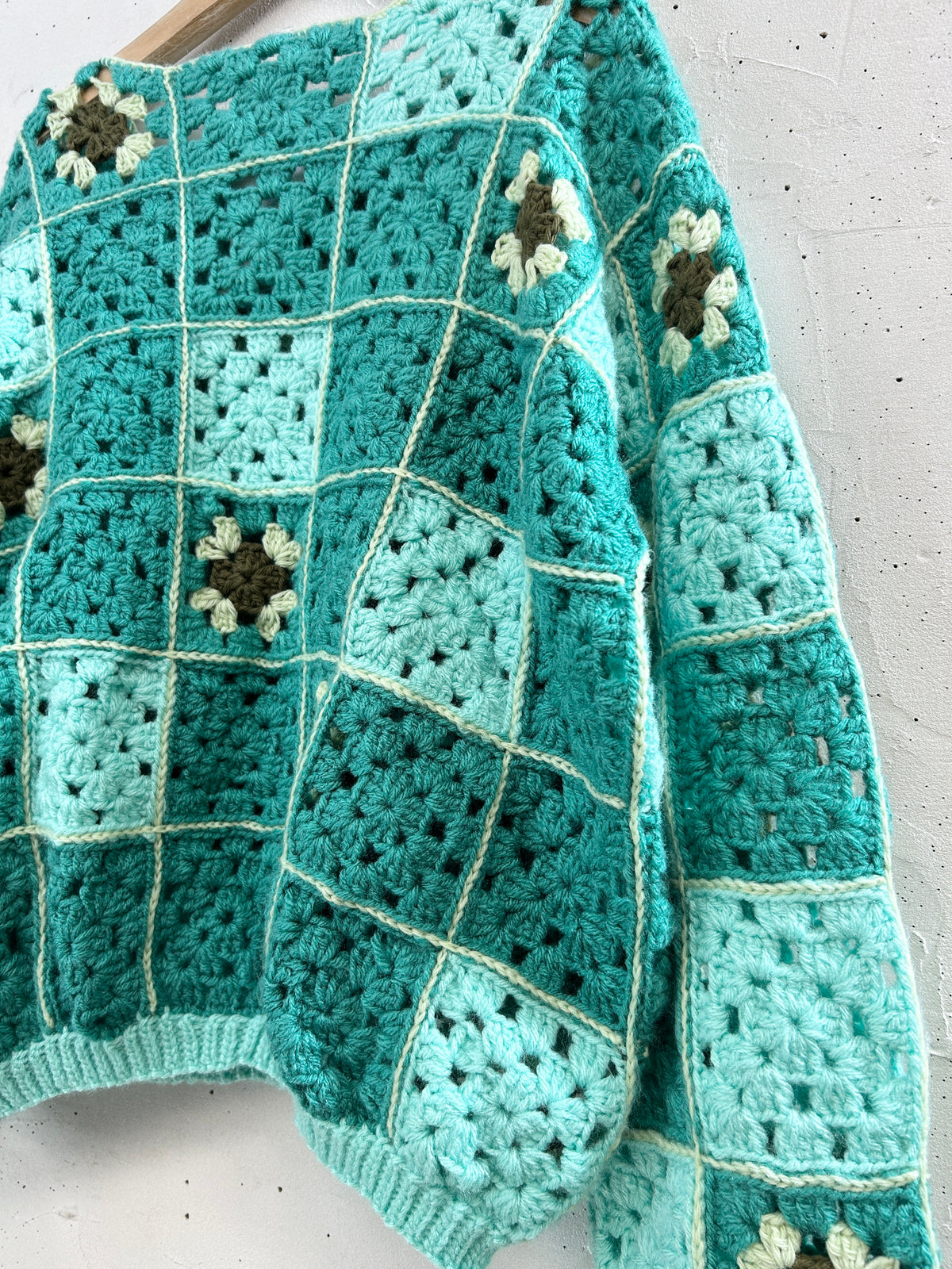 Vintage Granny Square Knit [J34176]