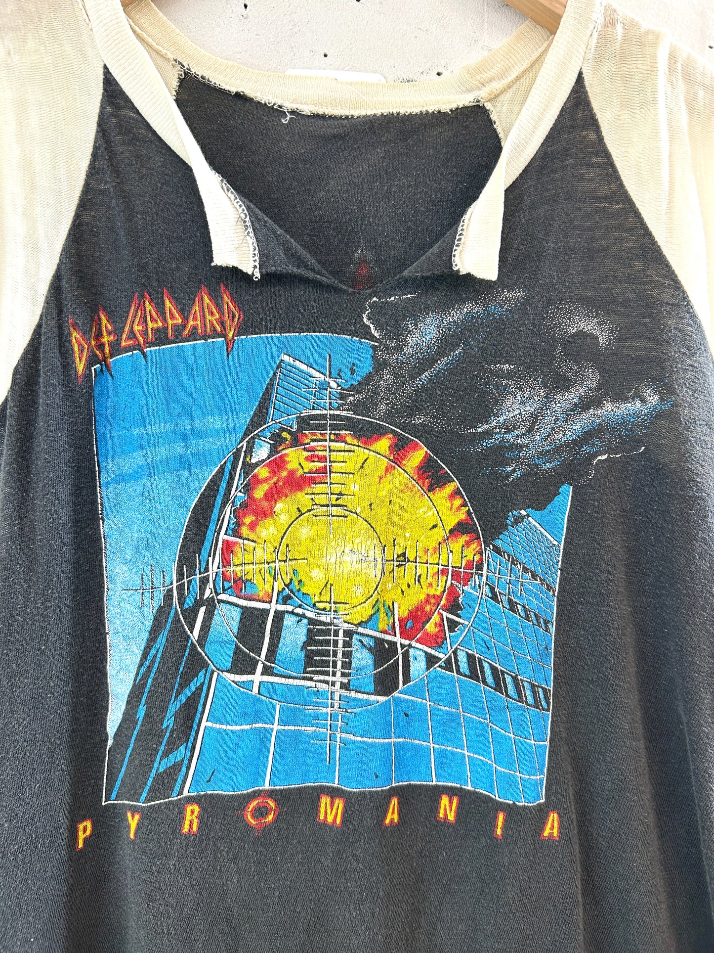 Vintage T-Shirt [F32692]