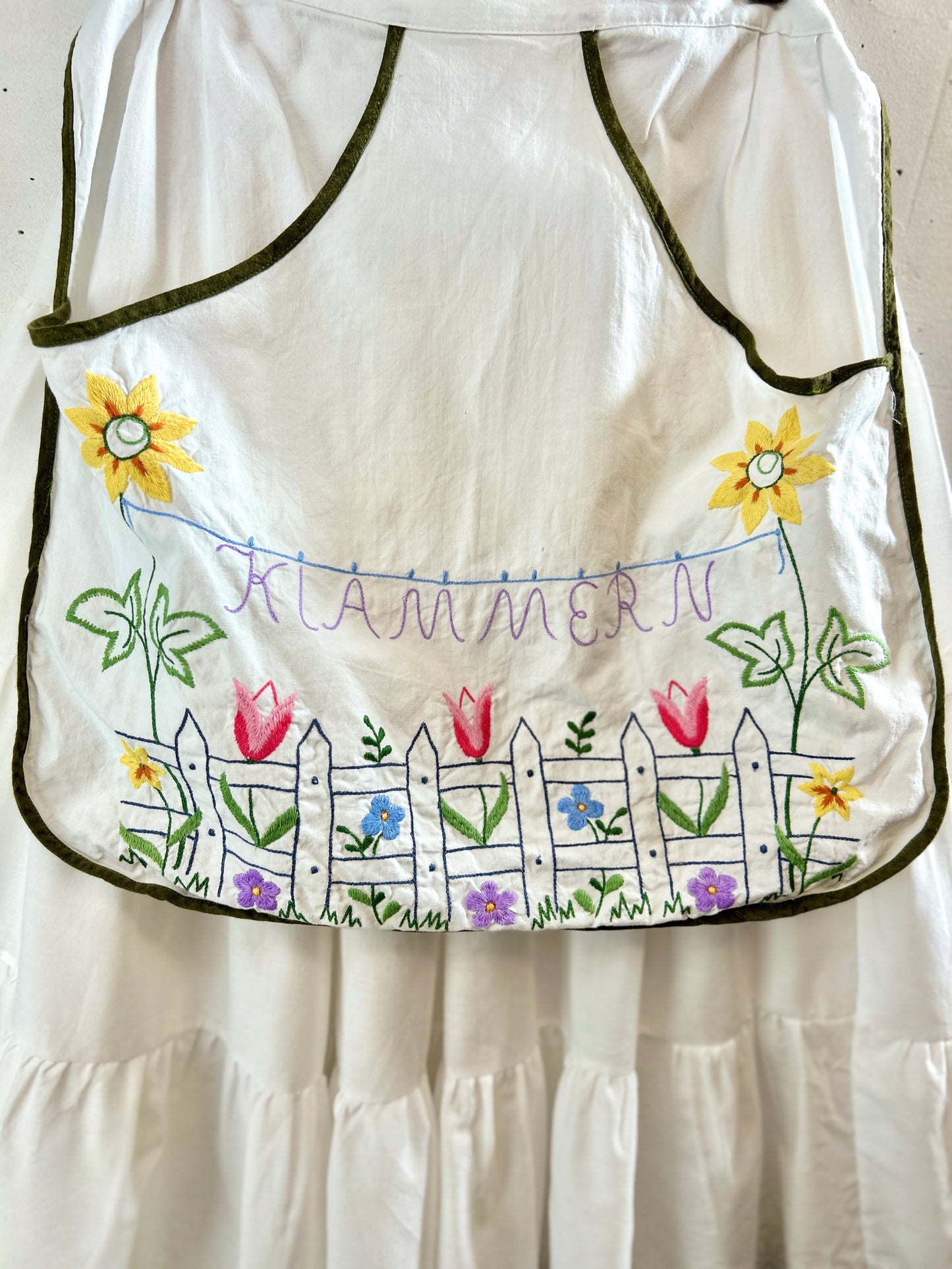 Vintage Apron [J30390]