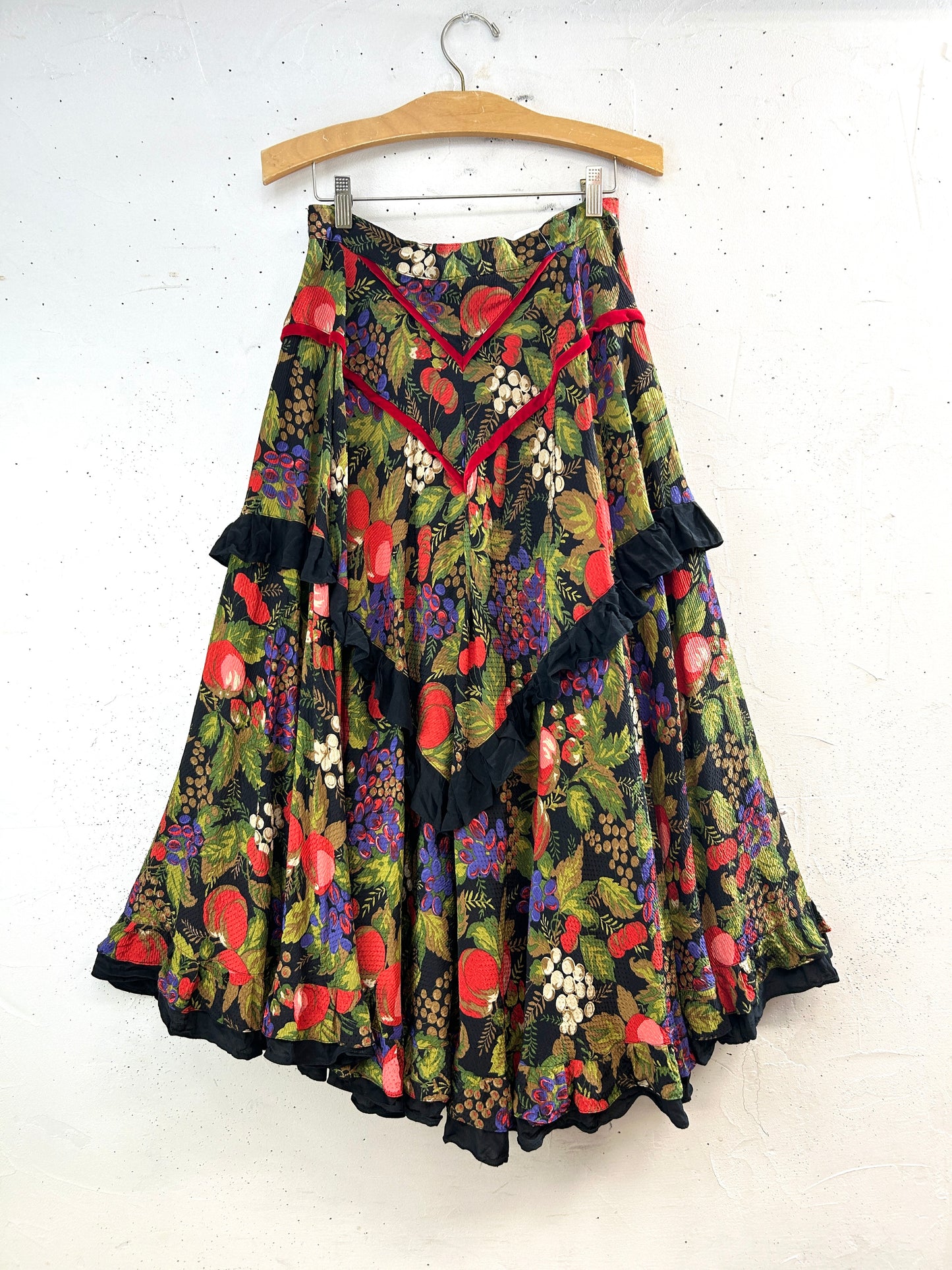 Vintage Tyrol Skirt MADE IN W-GERMANY [F32751]
