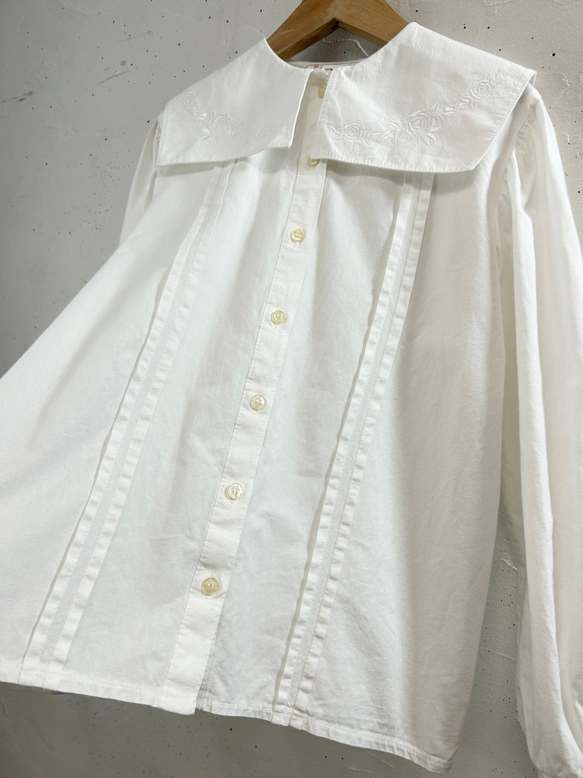 Vintage White Blouse [E32318]