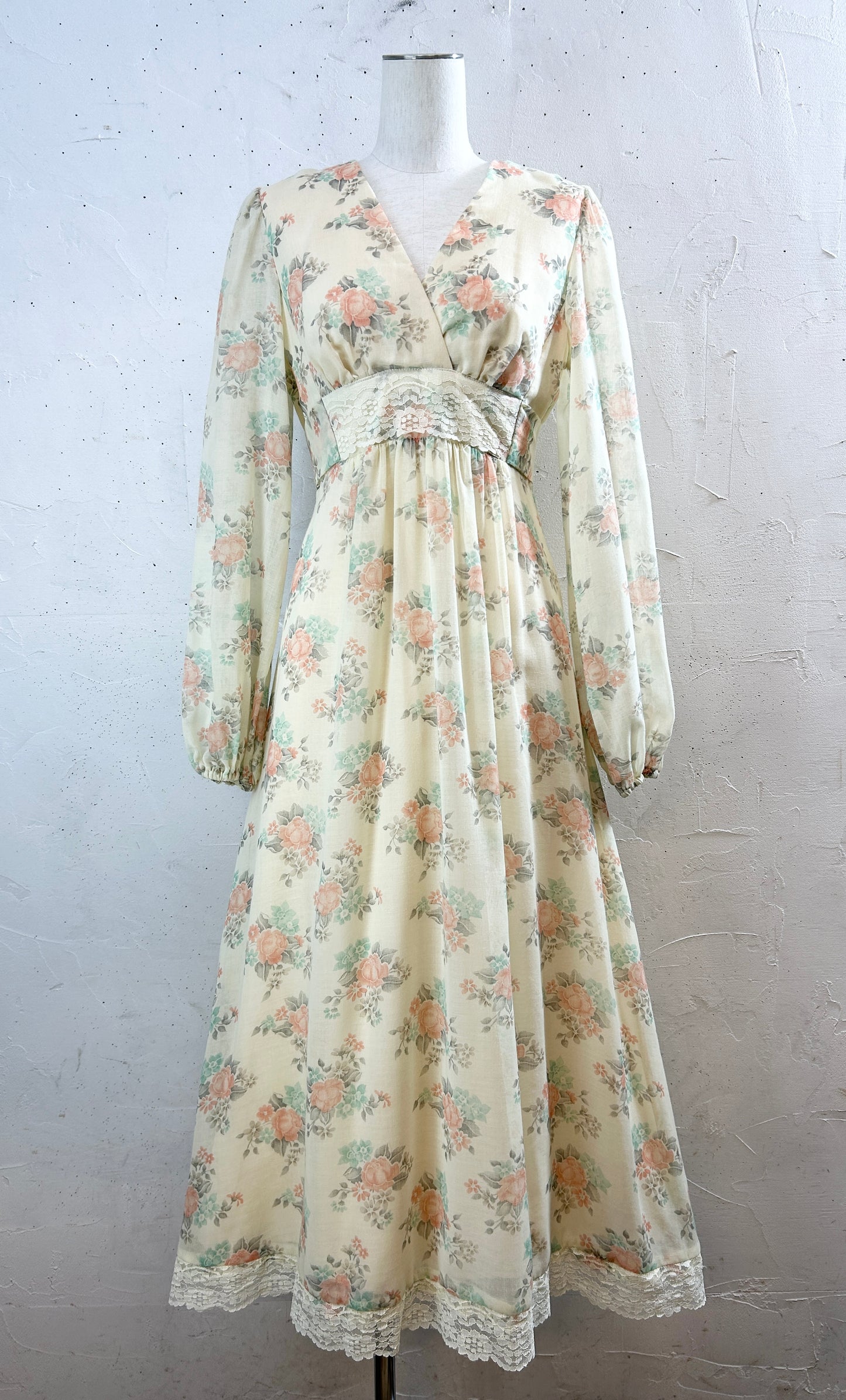 '70s Vintage Dress [J30634]