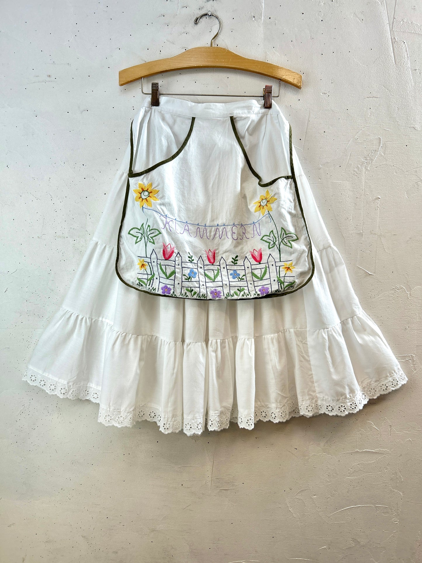 Vintage Apron [J30390]