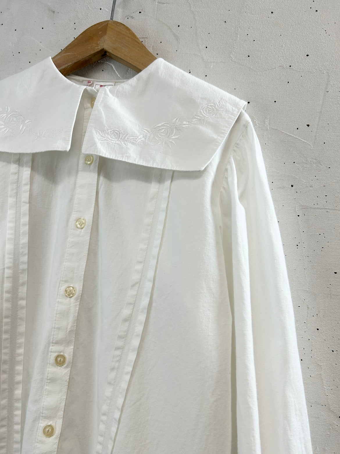 Vintage White Blouse [E32318]