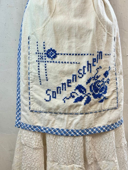 Vintage Cross Stitch Apron [G30717]