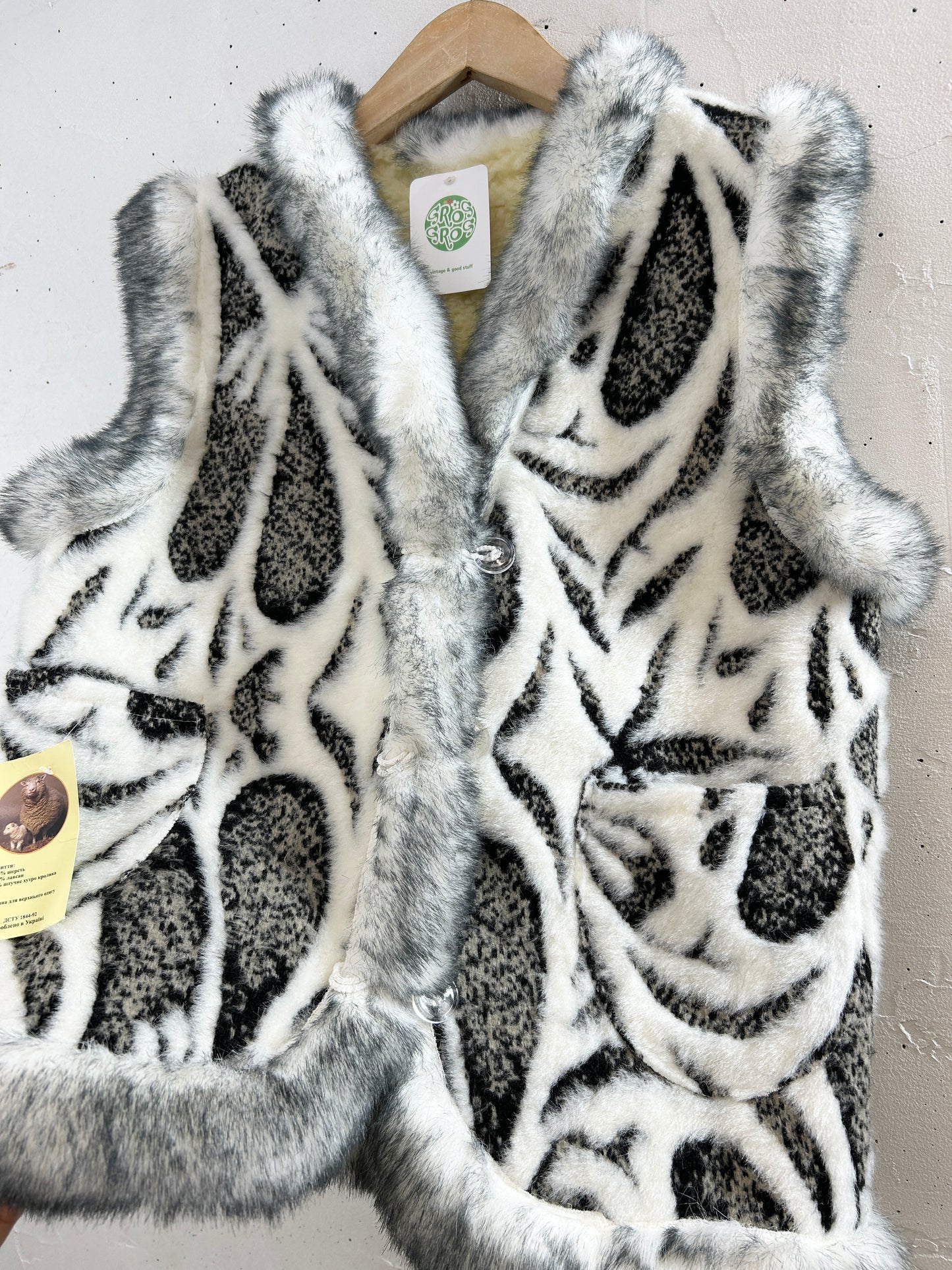 Vintage Eco Fur Vest 〜Dead Stock〜 [J30548]