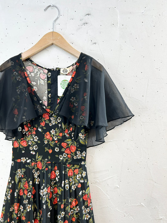 Vintage Strawberries Dress [H30912]