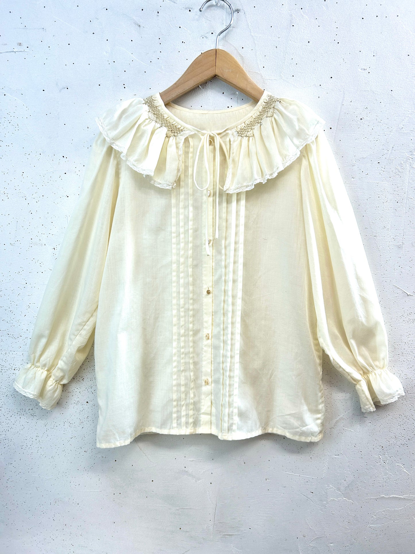 Vintage White Blouse [E32485]