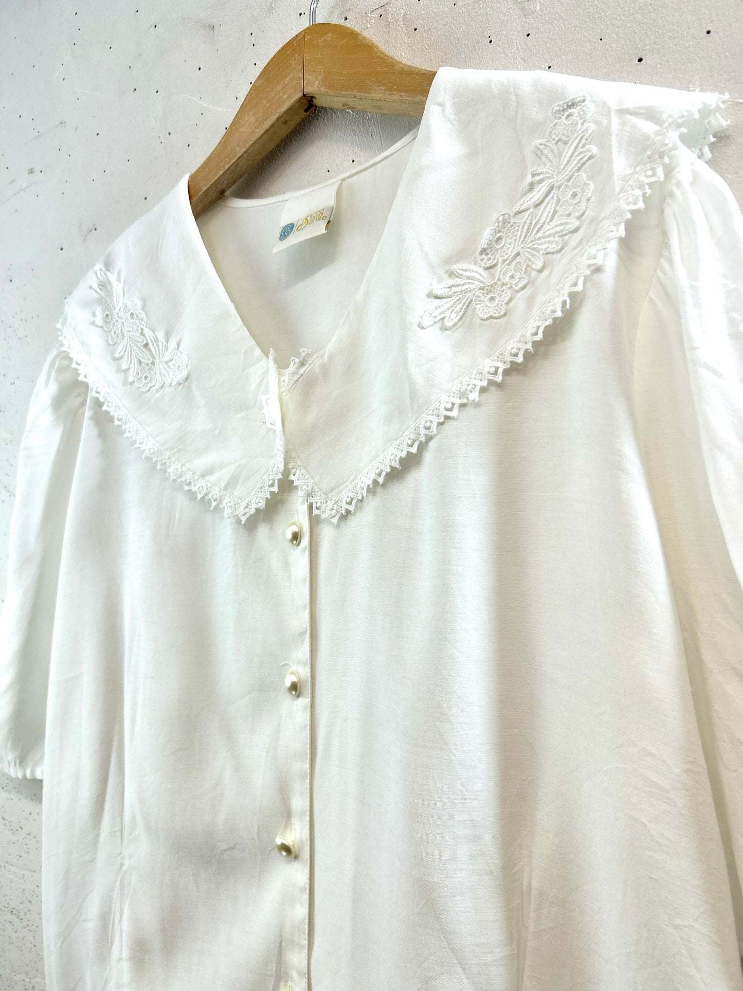 Vintage White Blouse [D32214]