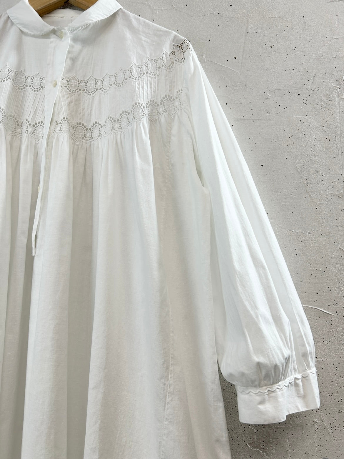 Vintage White Blouse [E32316]