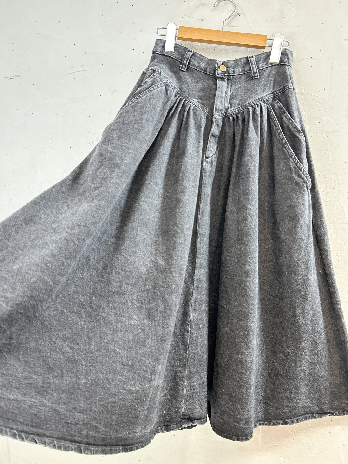 Vintage Black Denim Skirt [L31104]