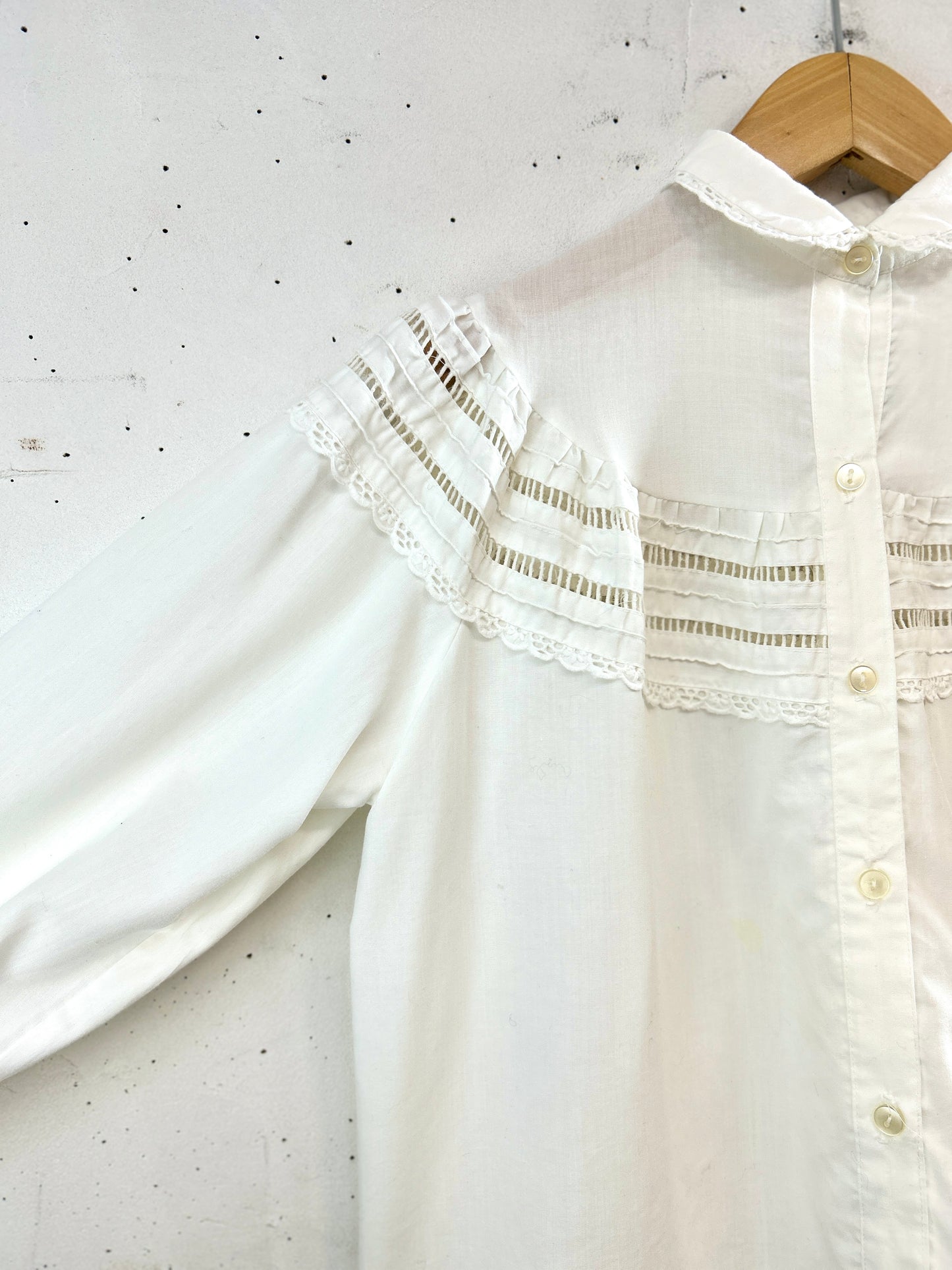 Vintage White Blouse [A31437]
