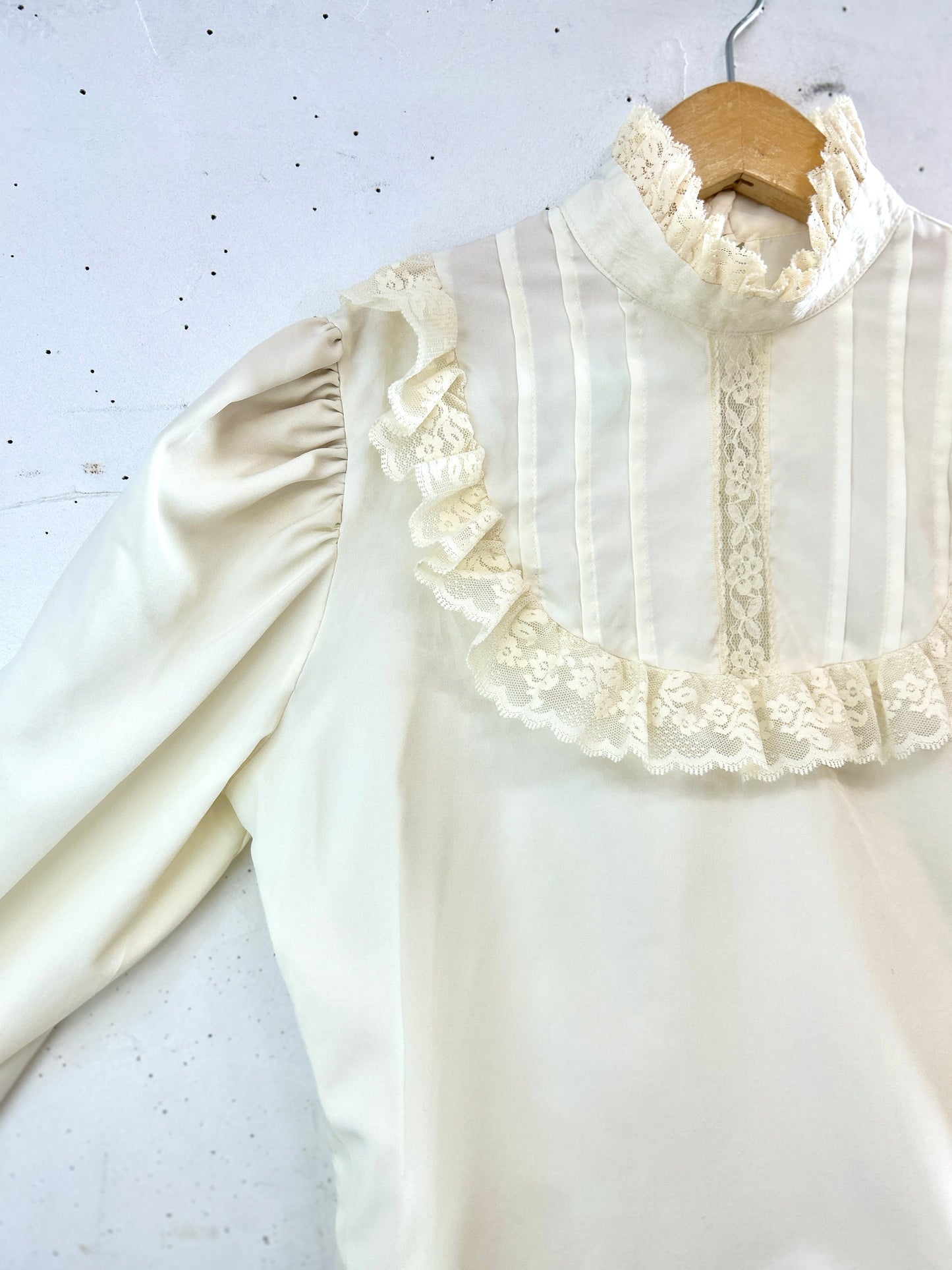 Vintage White Blouse MADE IN USA [B31687]