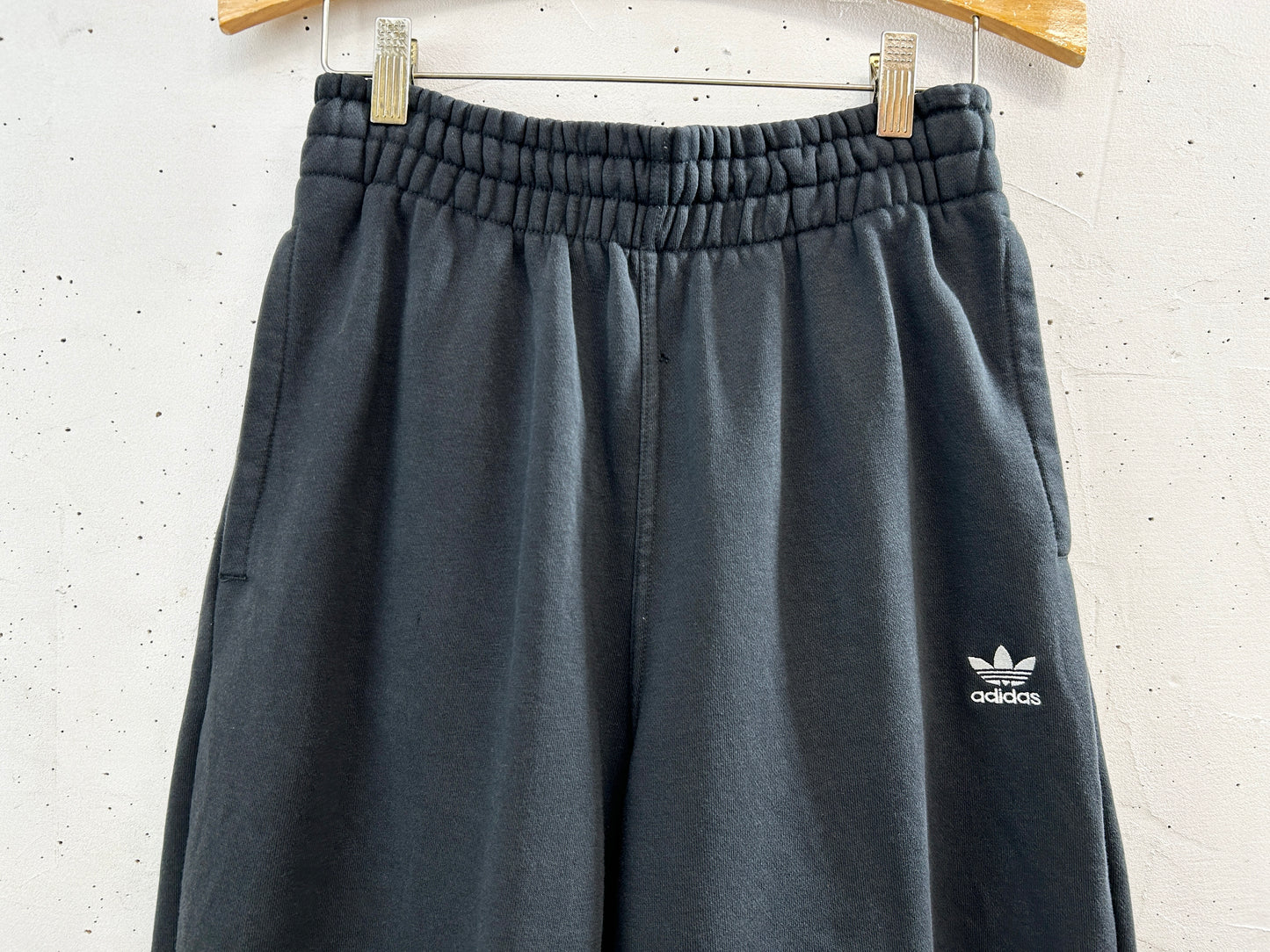 Vintage Sweat Pants 〜adidas〜 [A31425]