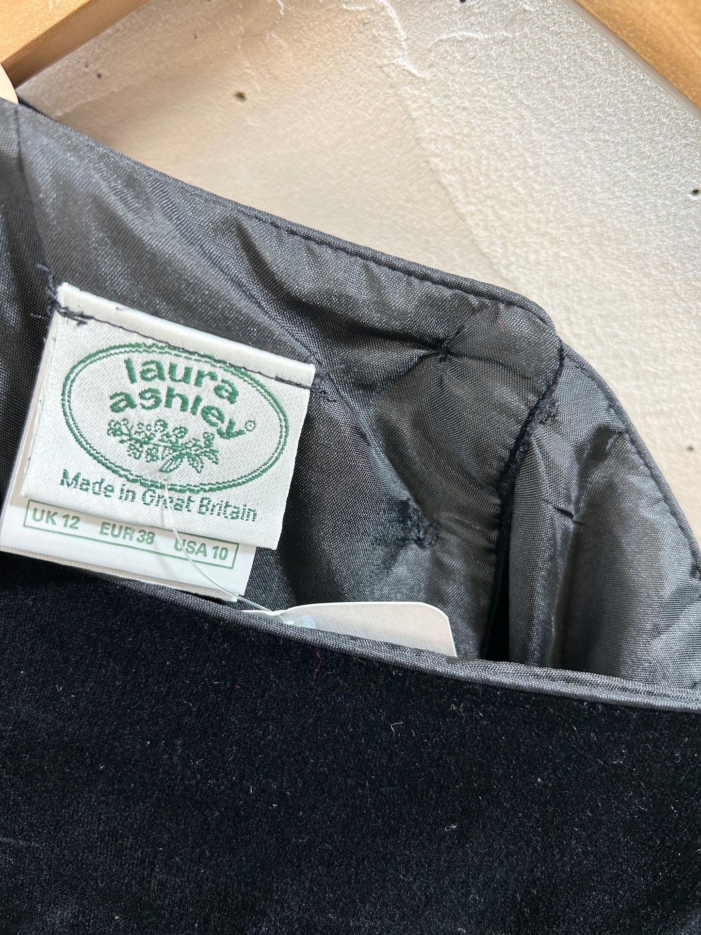 Vintage Velour Dress 〜Laura Ashley〜 [J30666]