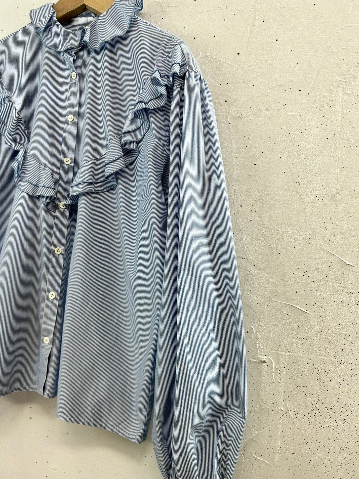 Vintage Ruffle Blouse [B31574]
