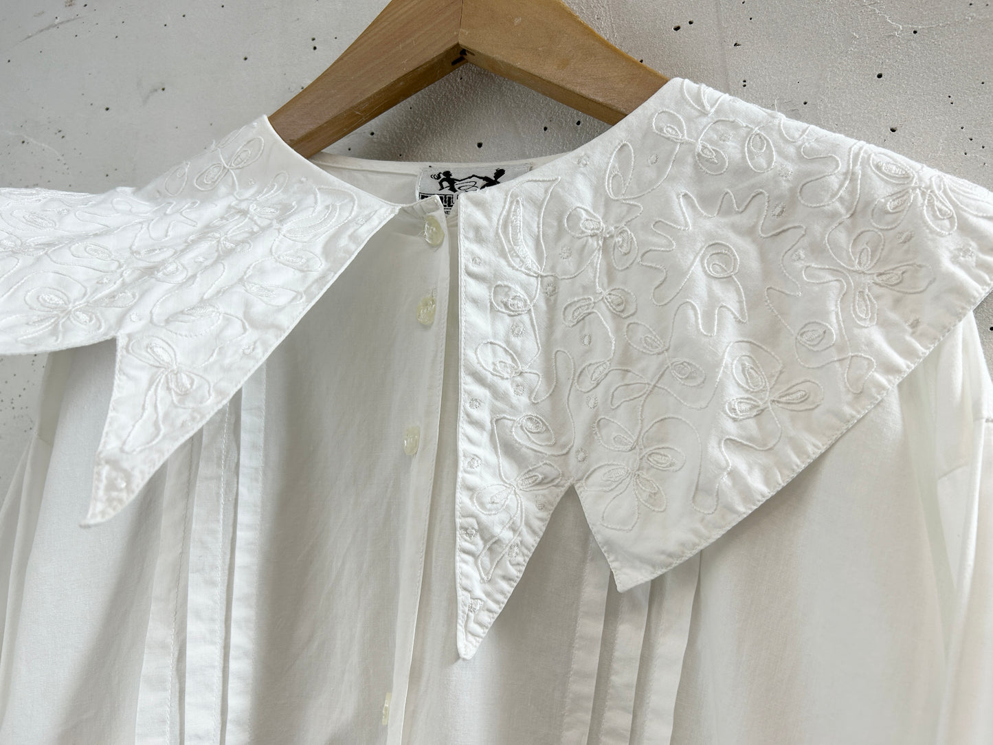 Vintage White Blouse [G32995]