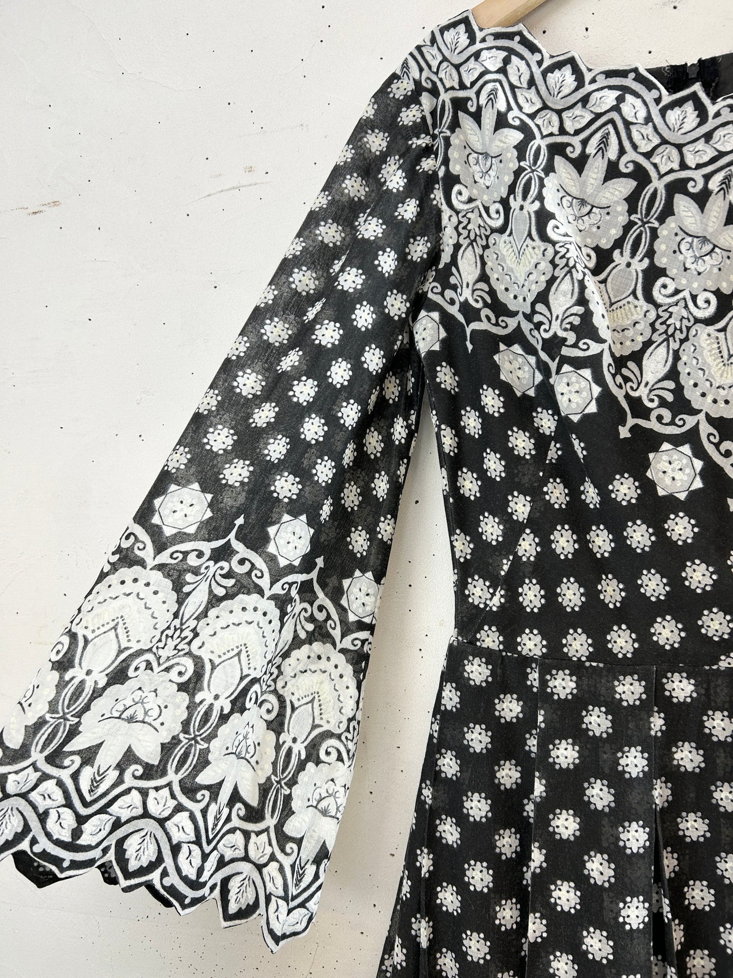 '70s Vintage Dress [J30640]