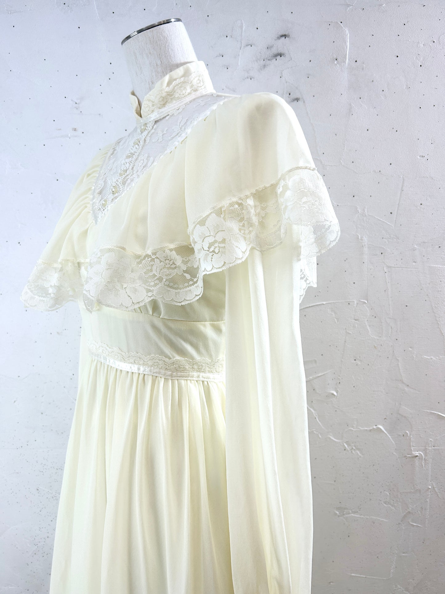 Vintage White Lace Dress [K30816]