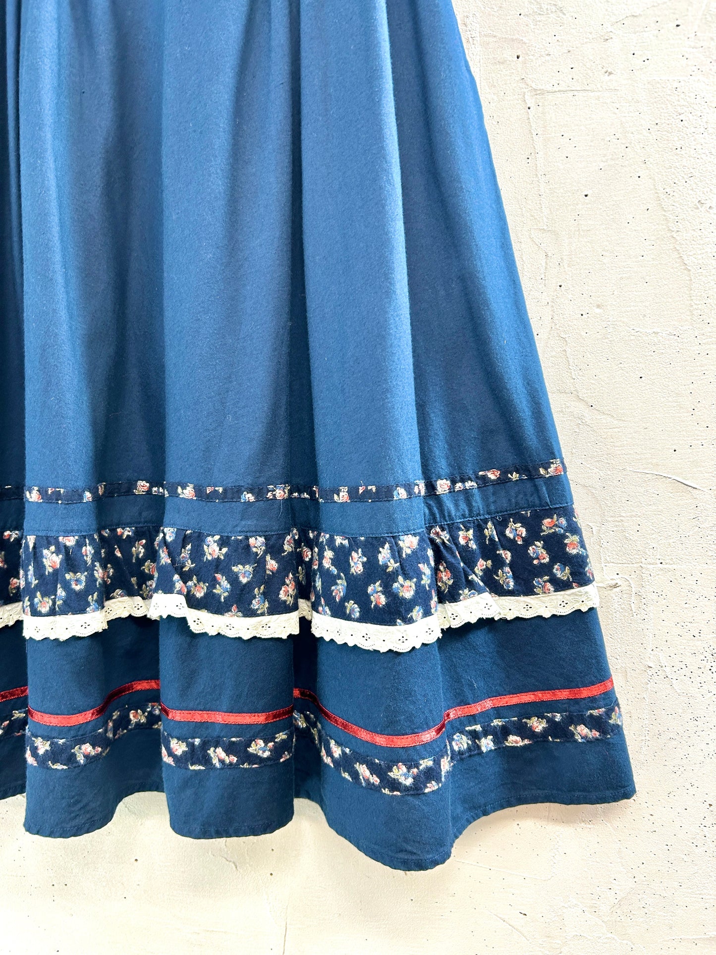 Vintage  Flower  Lace Skirt [L30996]