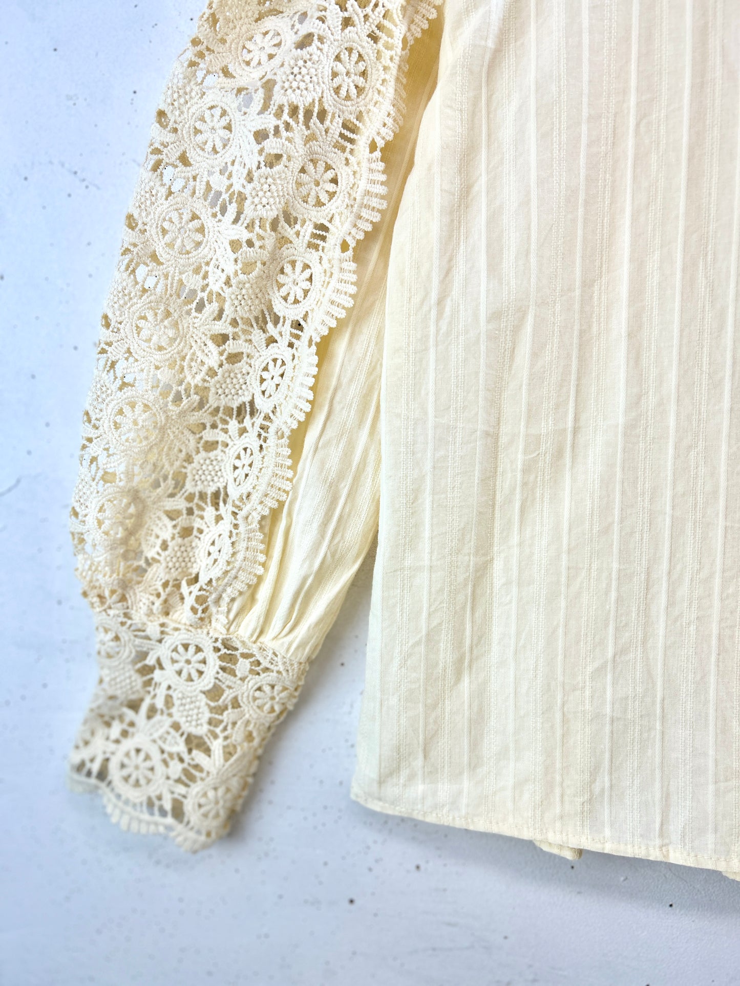 Vintage White Blouse [J30658］