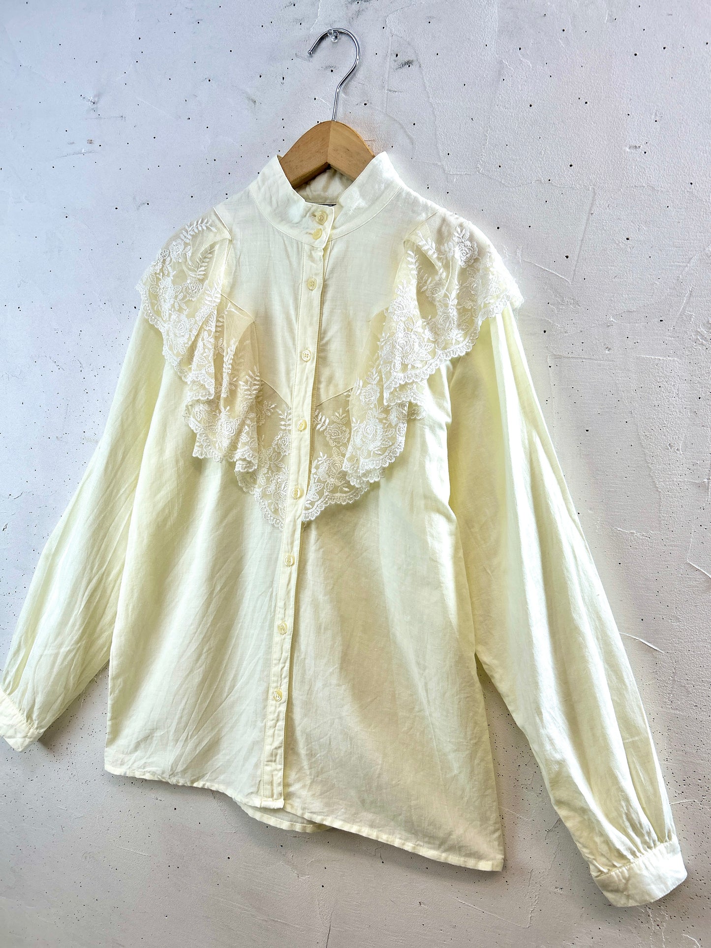Vintage White Blouse [K30844]
