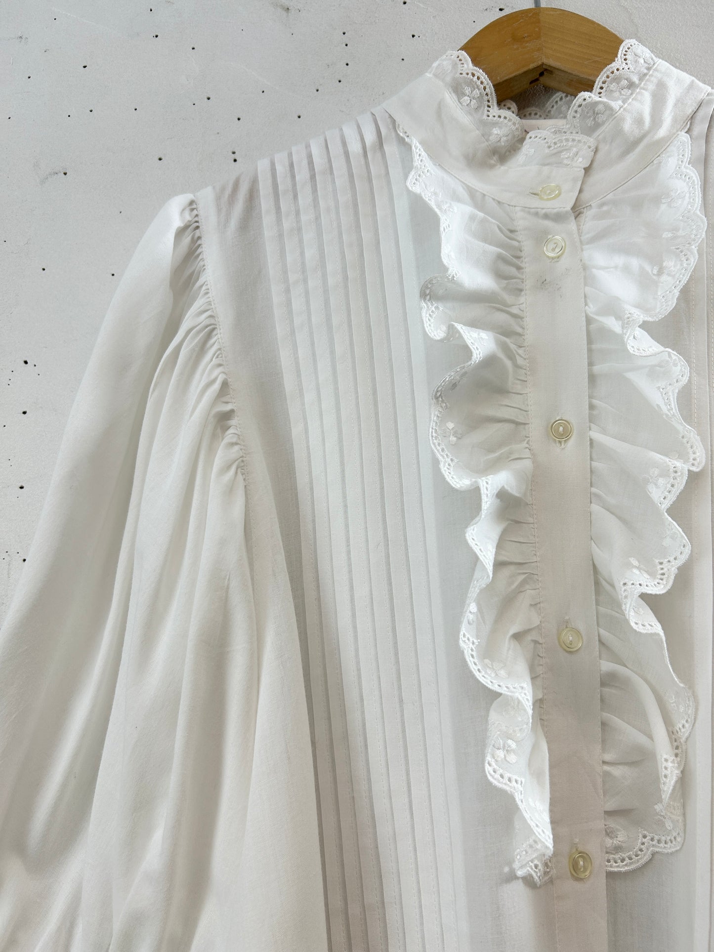 Vintage White Blouse [H30786]