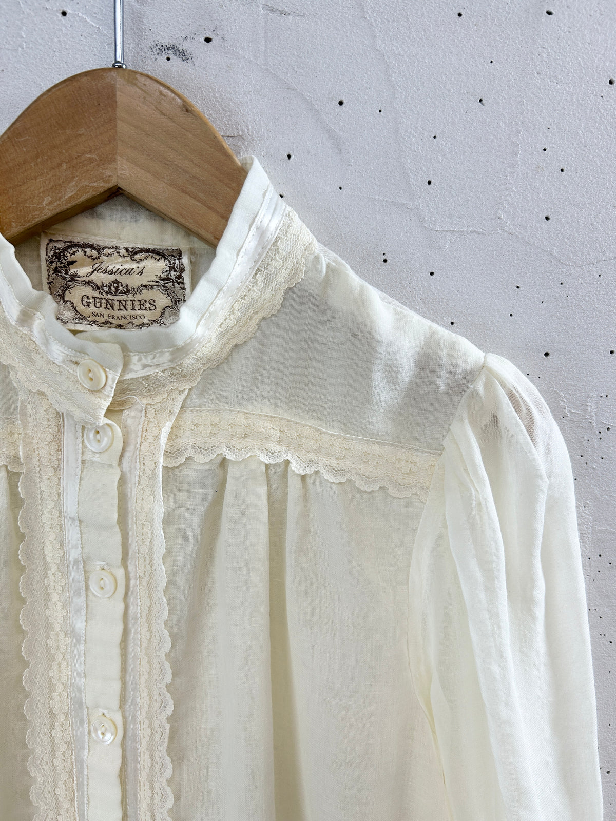 Vintage White Blouse 〜GUNNIES〜 でかタグ [I34005]