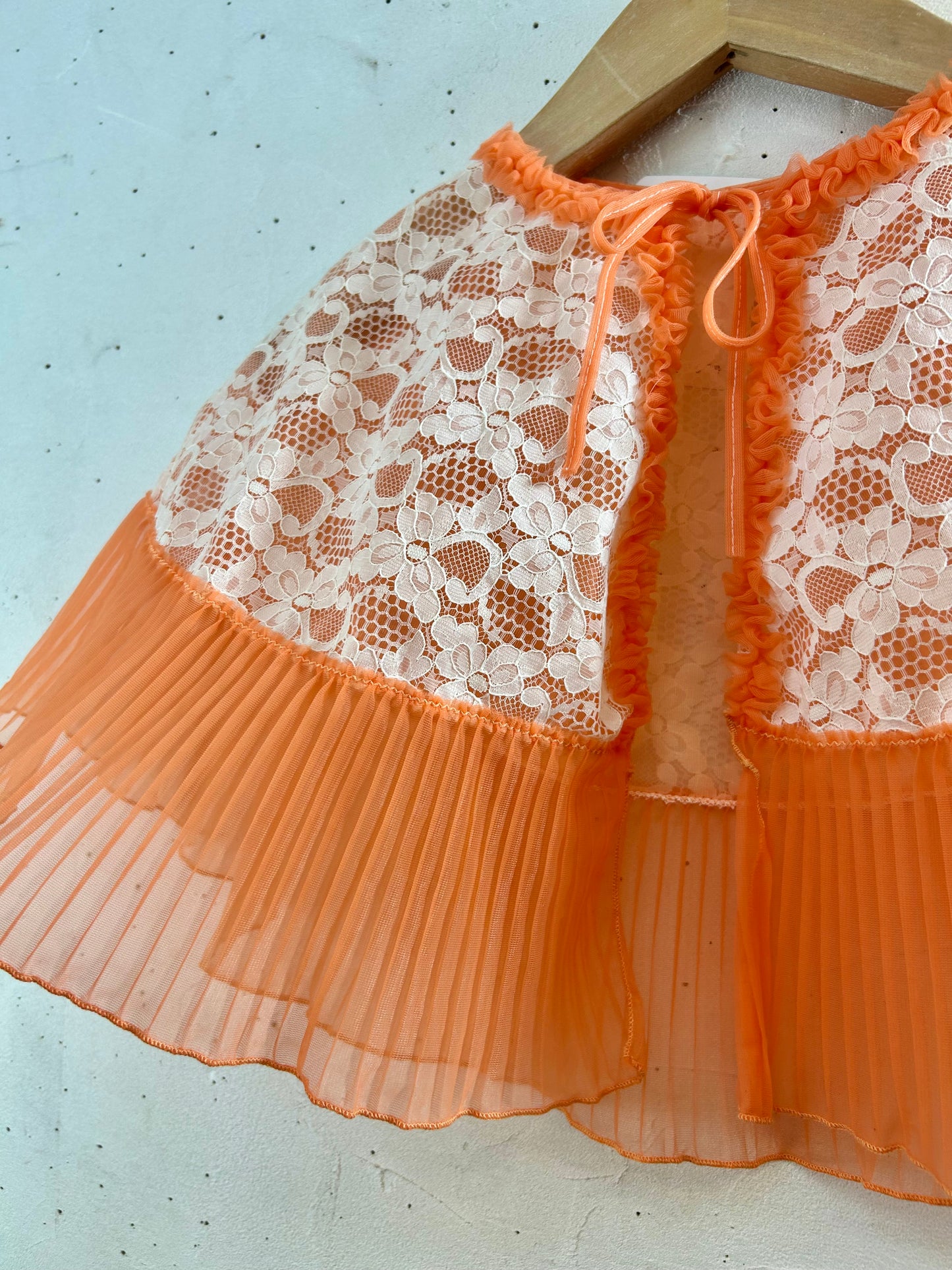 Vintage Lace Short Cape [G30778]