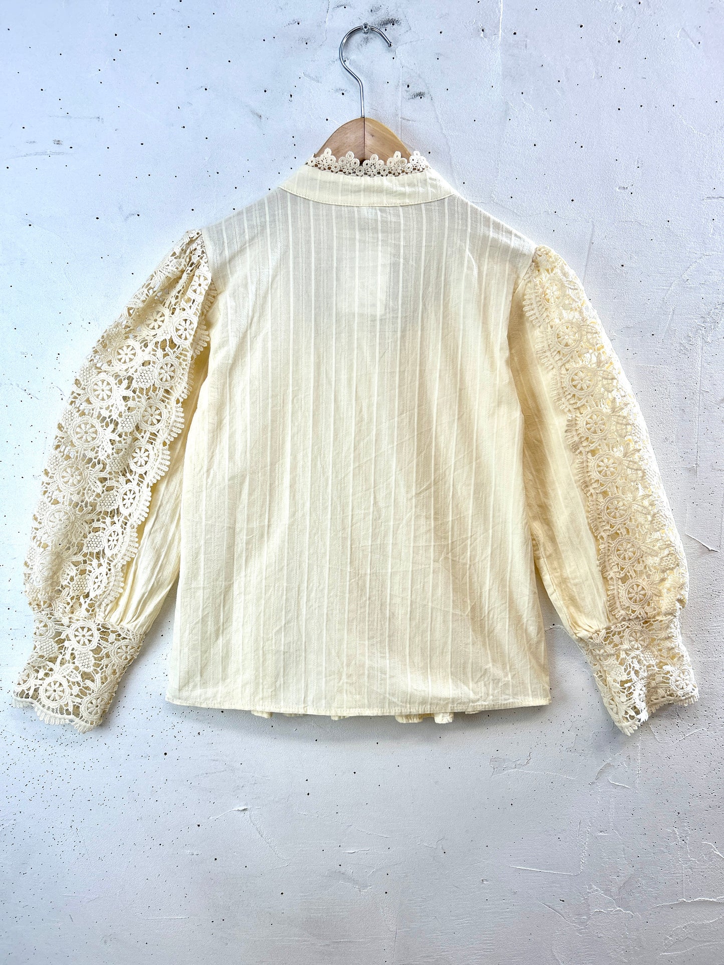 Vintage White Blouse [J30658］