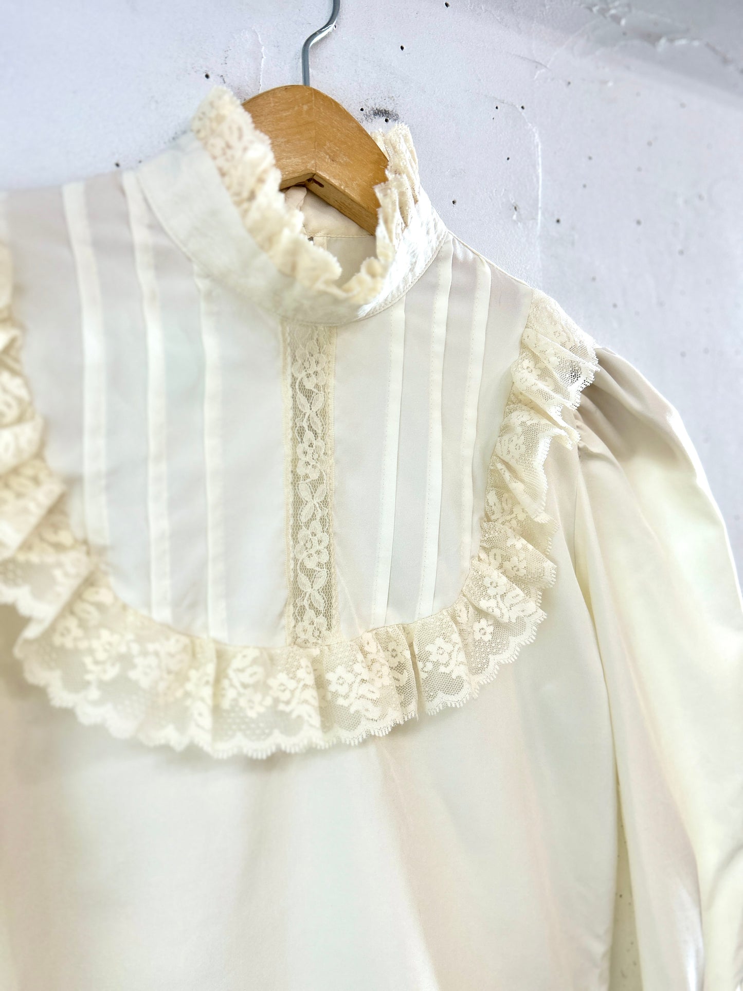 Vintage White Blouse MADE IN USA [B31687]