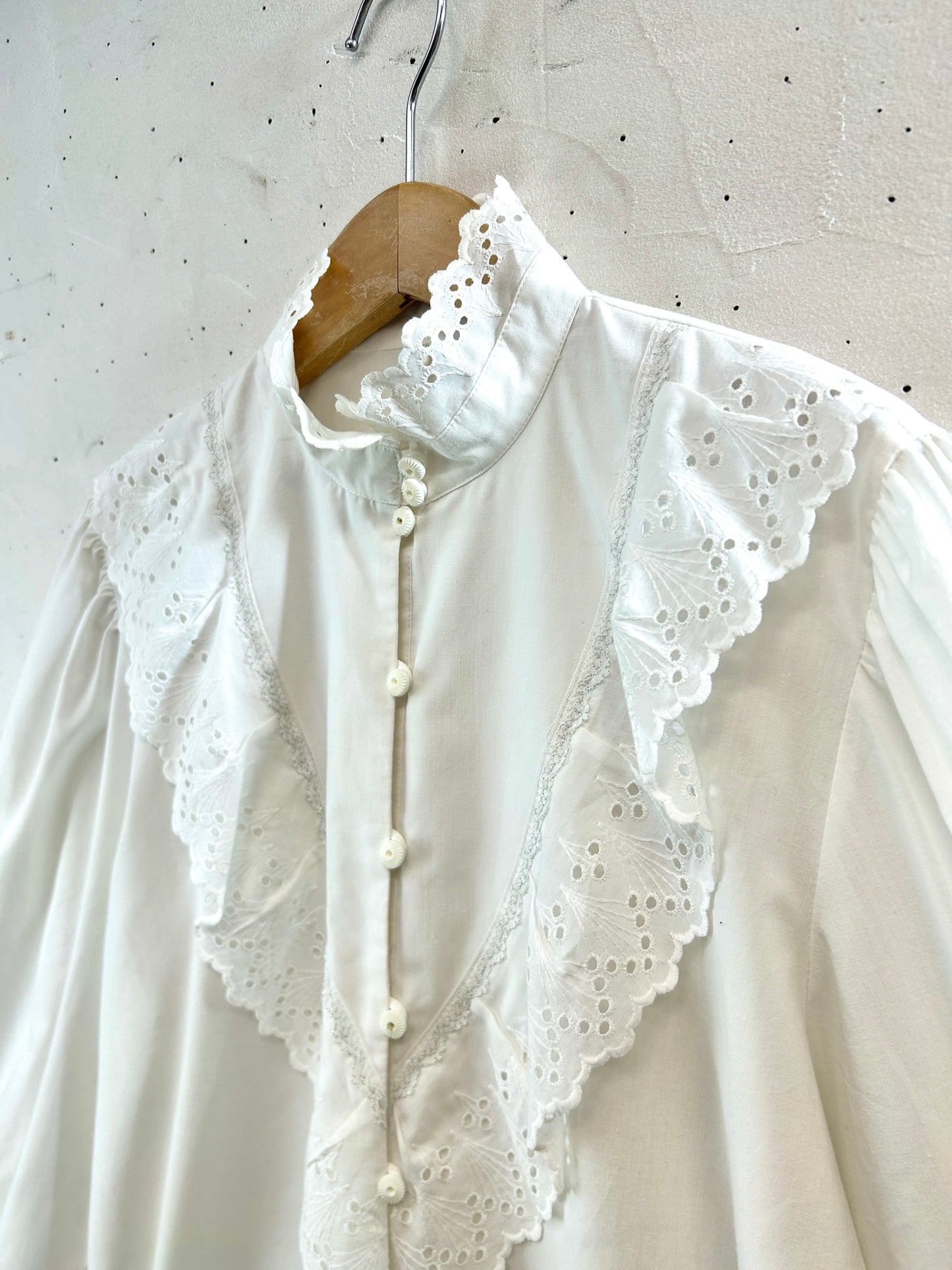Vintage White Blouse [B31585]
