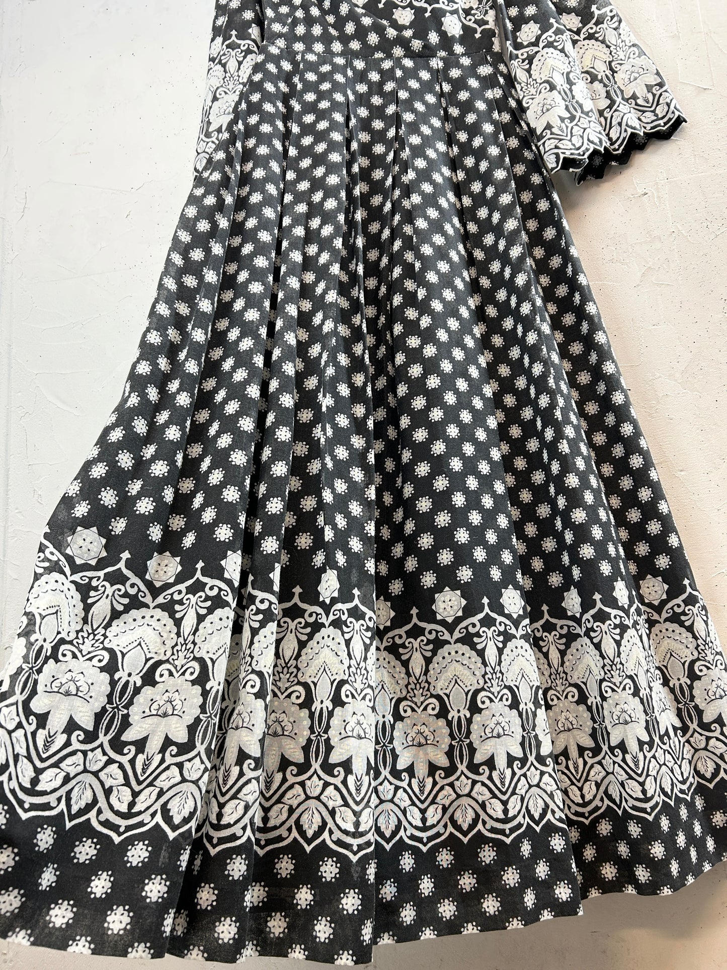 '70s Vintage Dress [J30640]